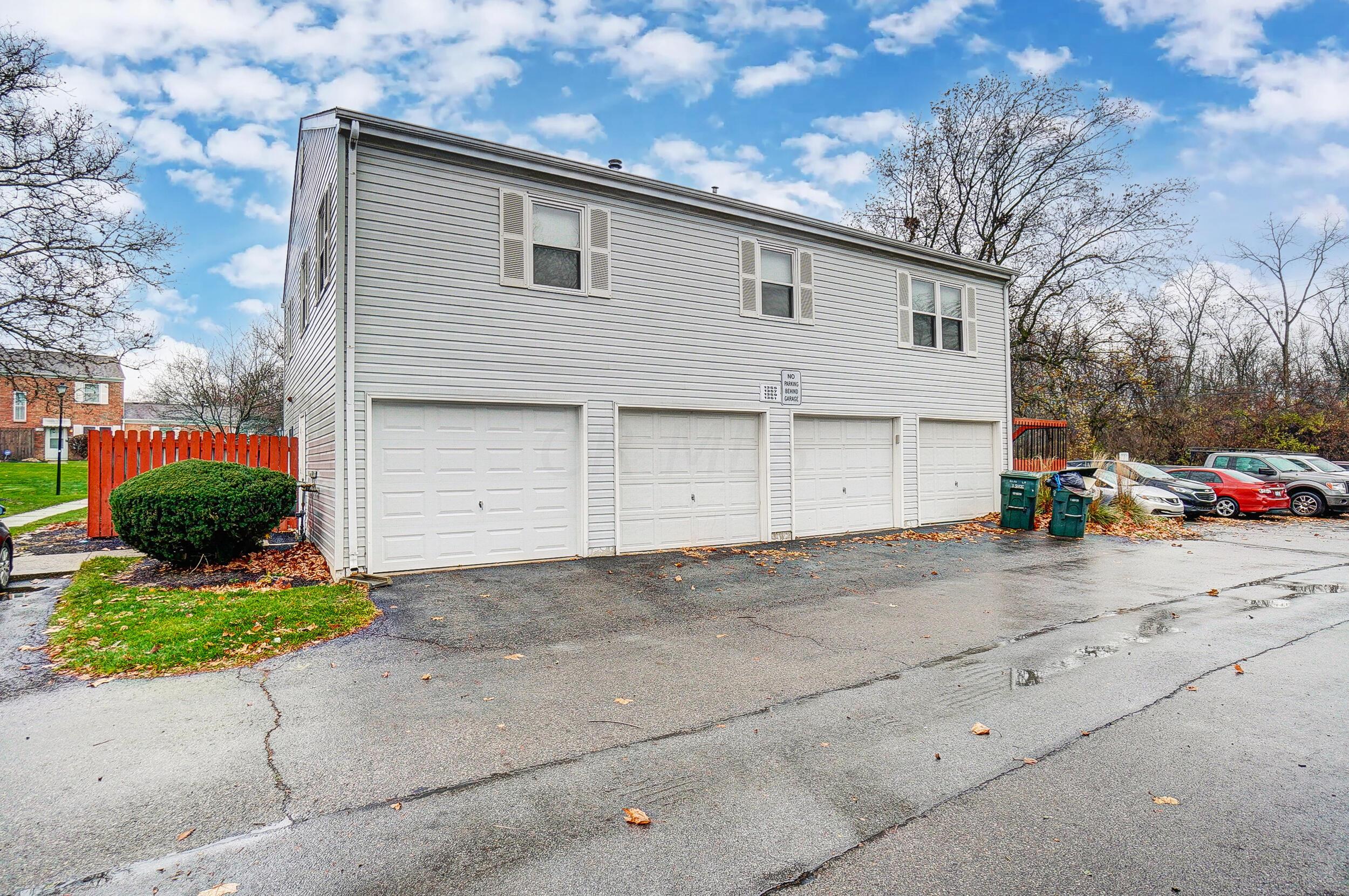 1357 Baja Lane, 27