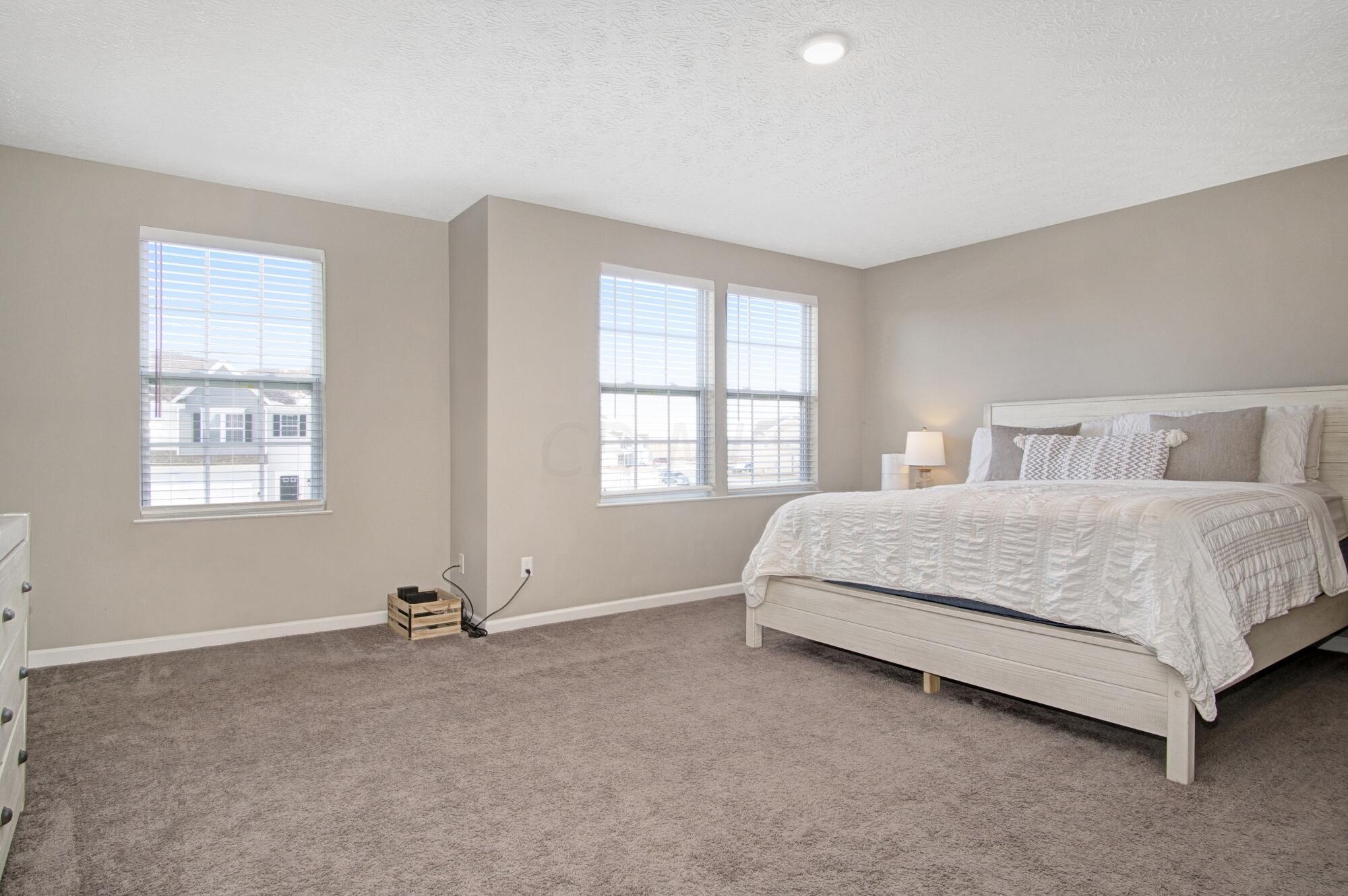 1131 Hampton Lane