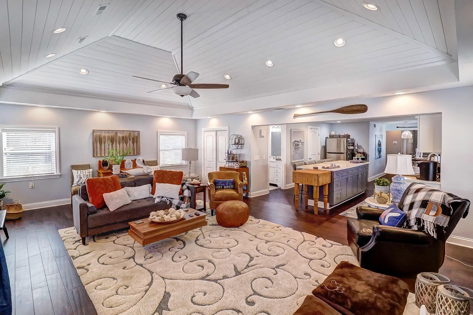 2805 Chautauqua Boulevard