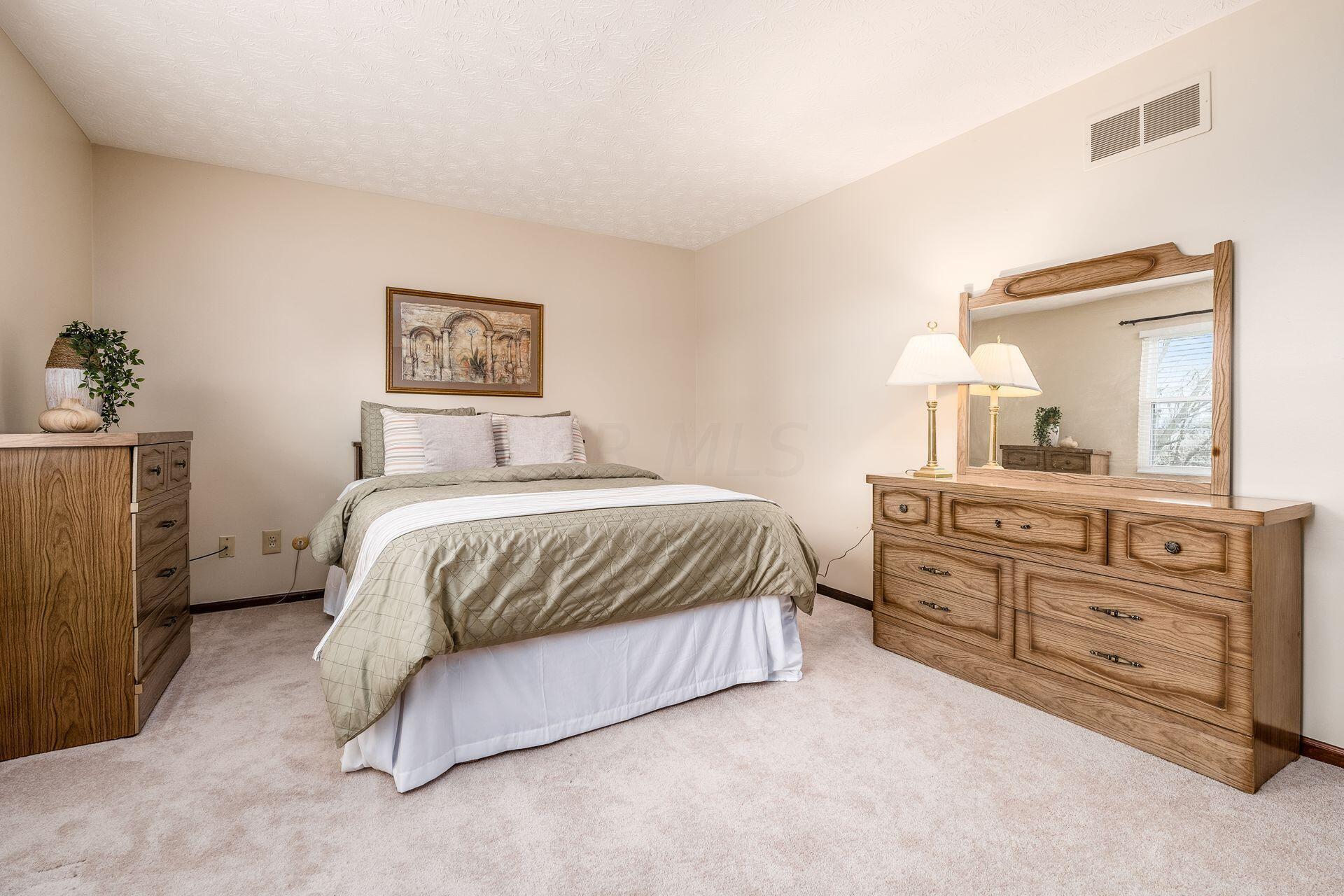 5427 Dinglebay Court
