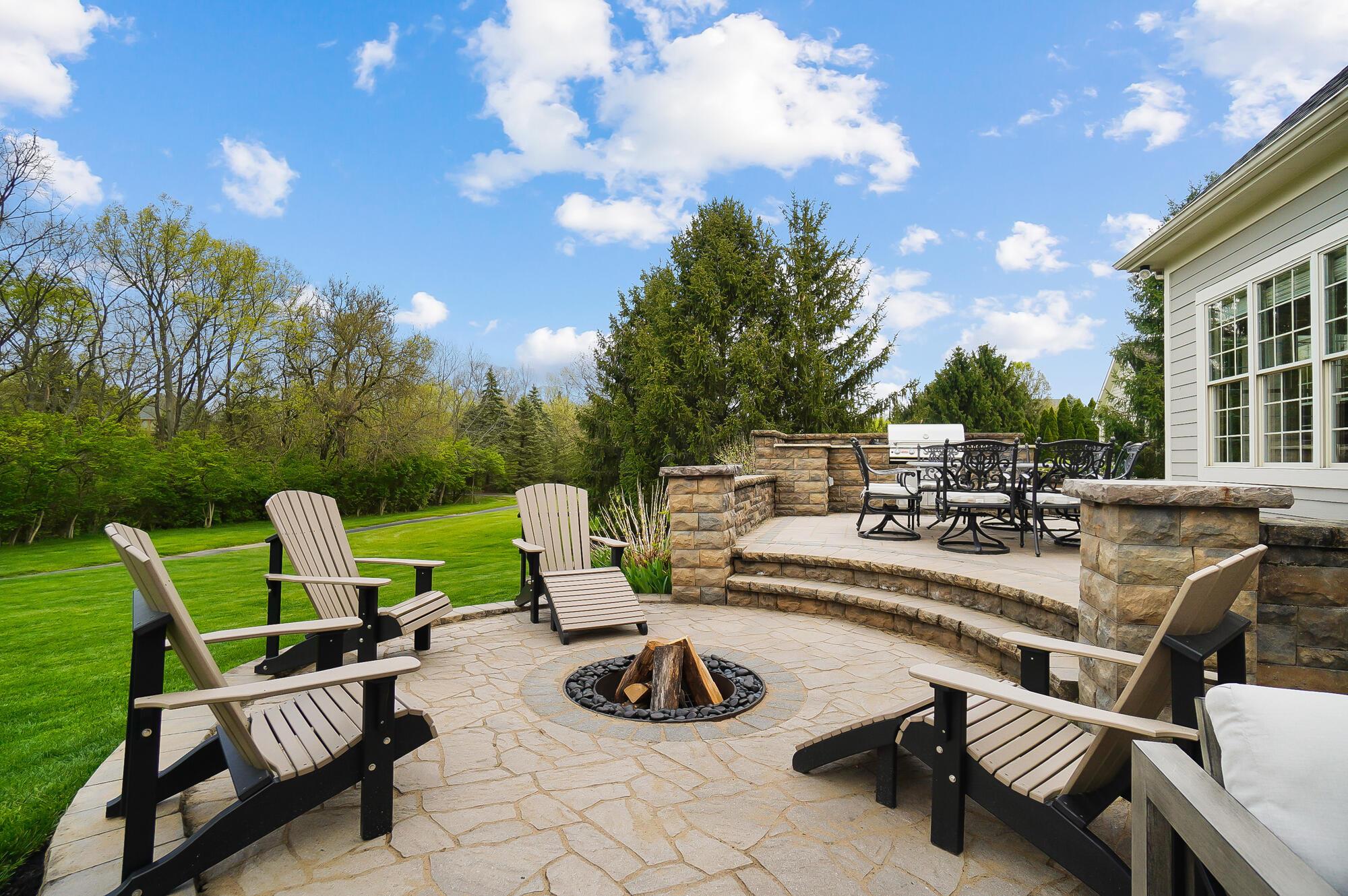 6090 Quin Abbey Court W