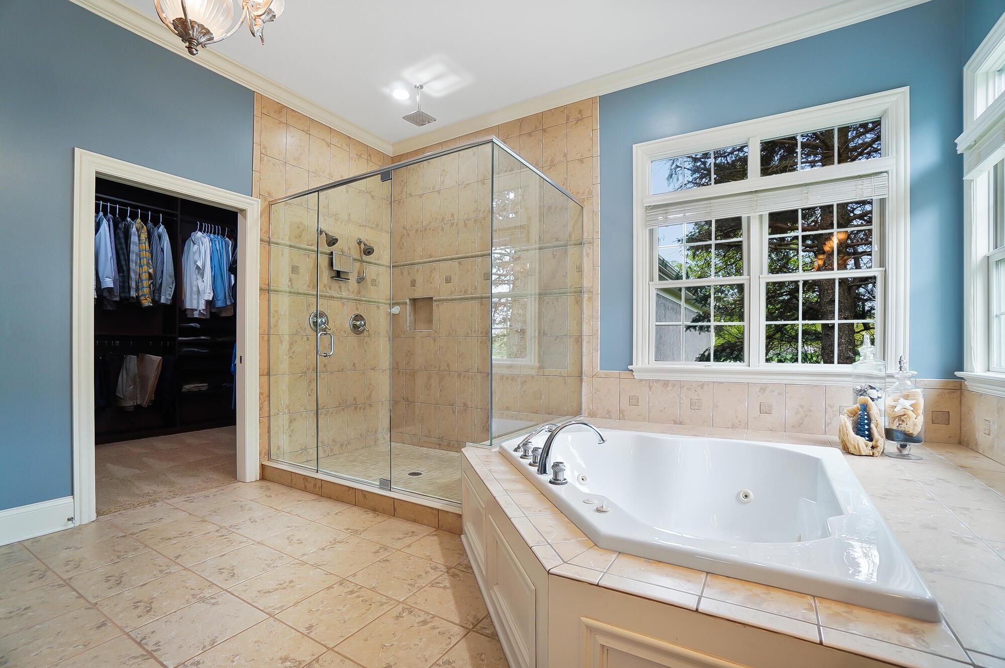 6090 Quin Abbey Court W