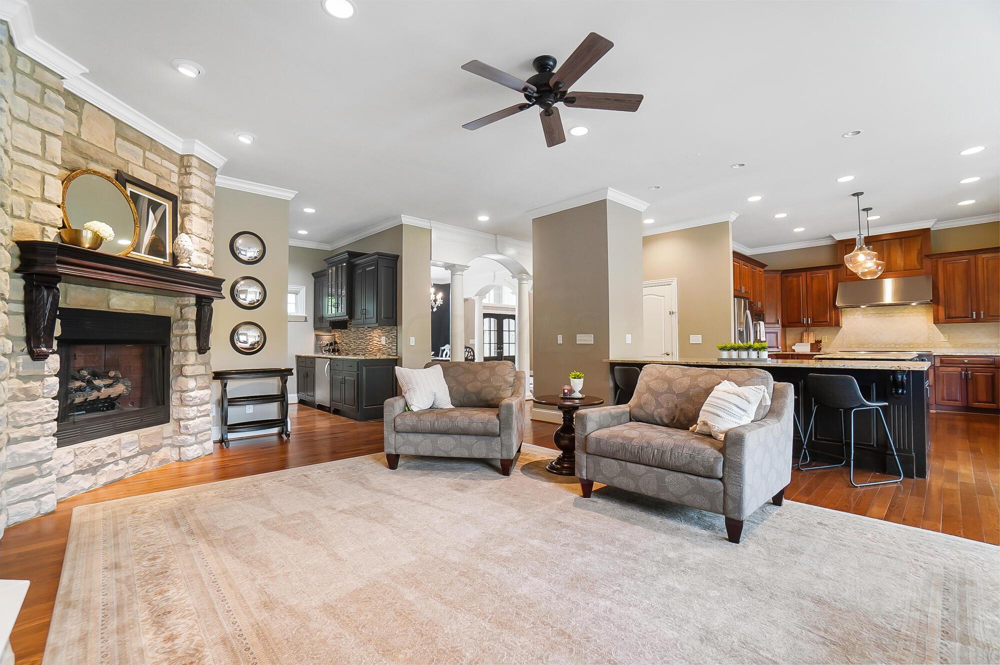 6090 Quin Abbey Court W