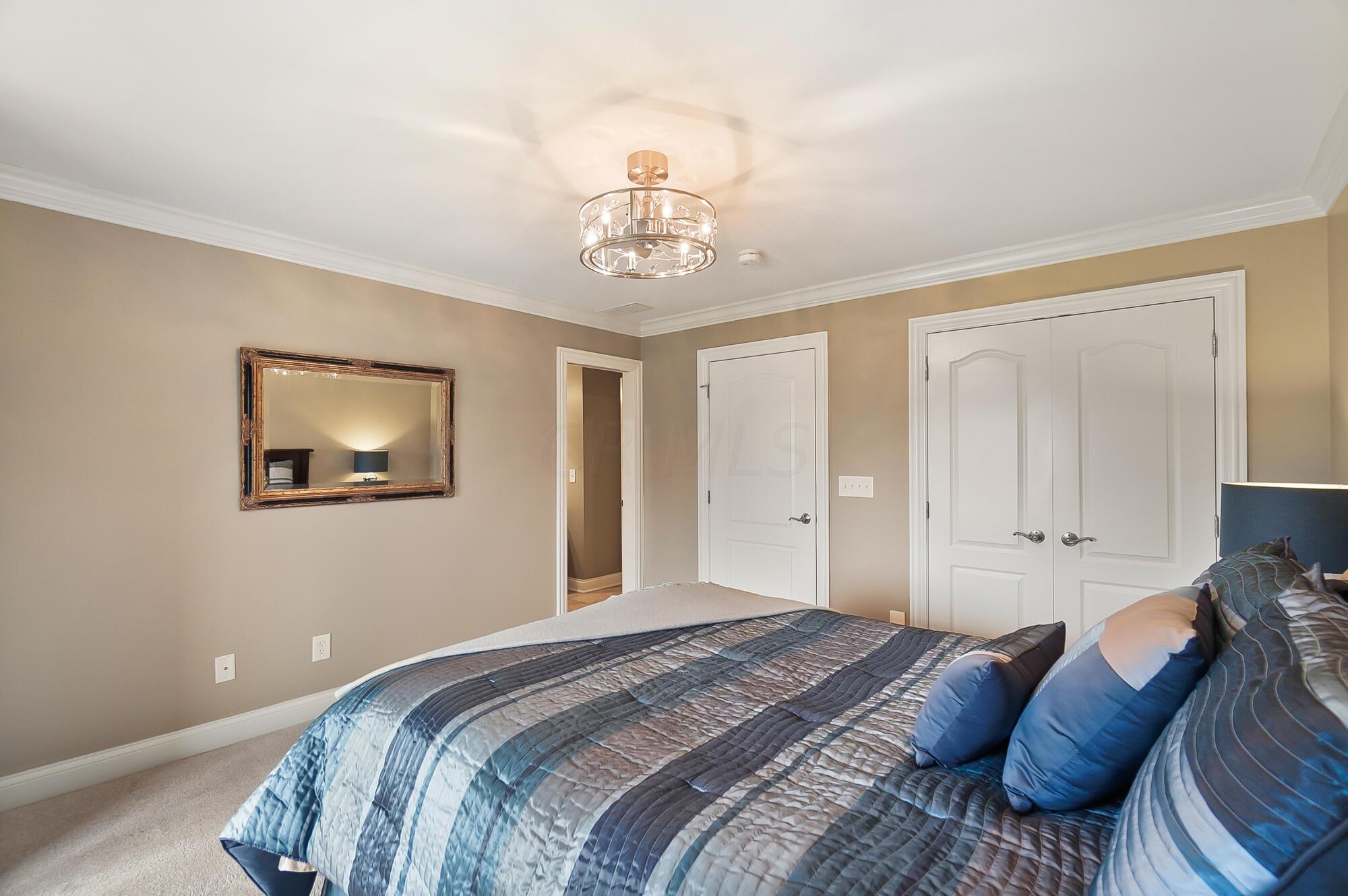 6090 Quin Abbey Court W
