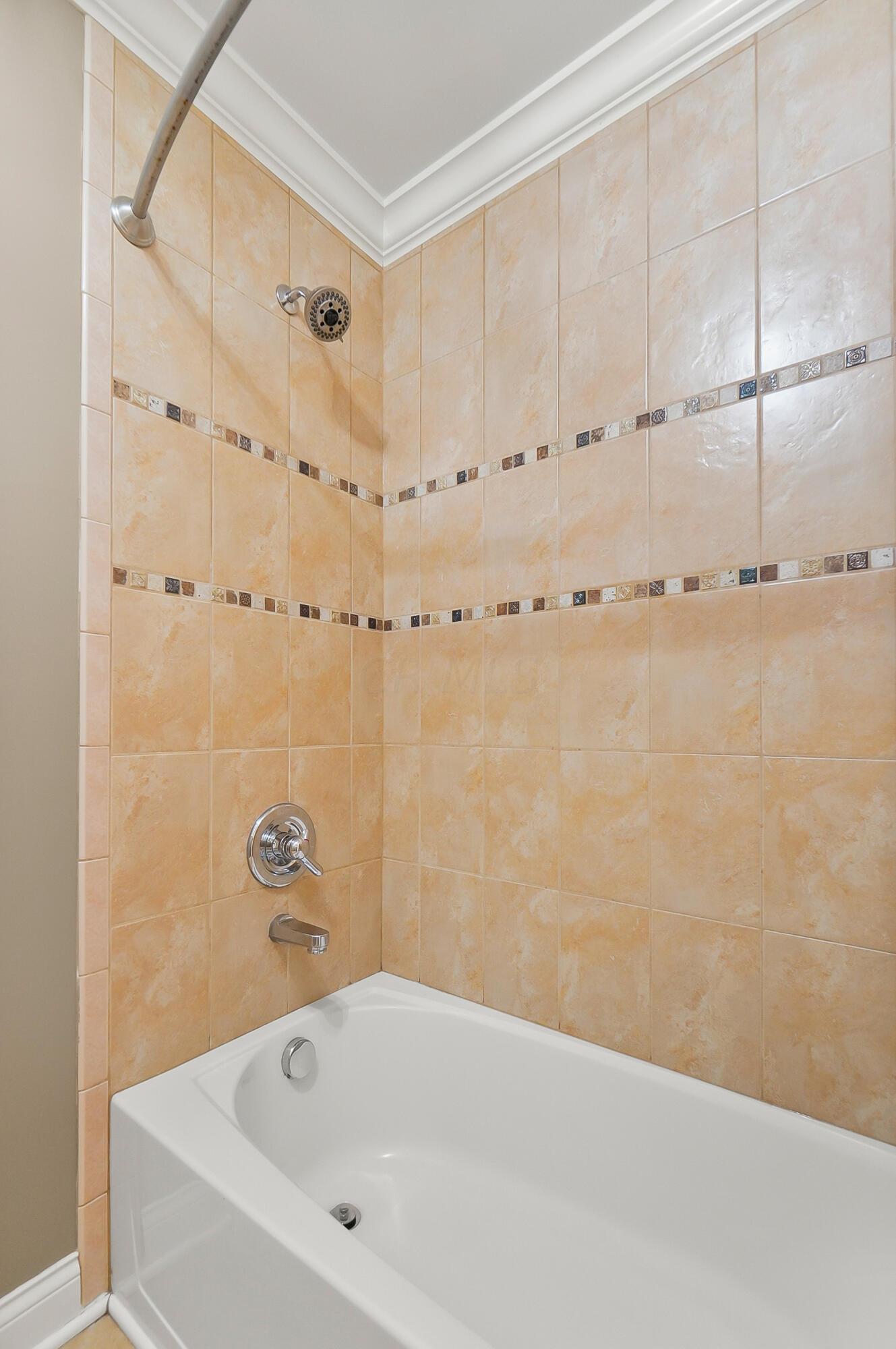 6090 Quin Abbey Court W