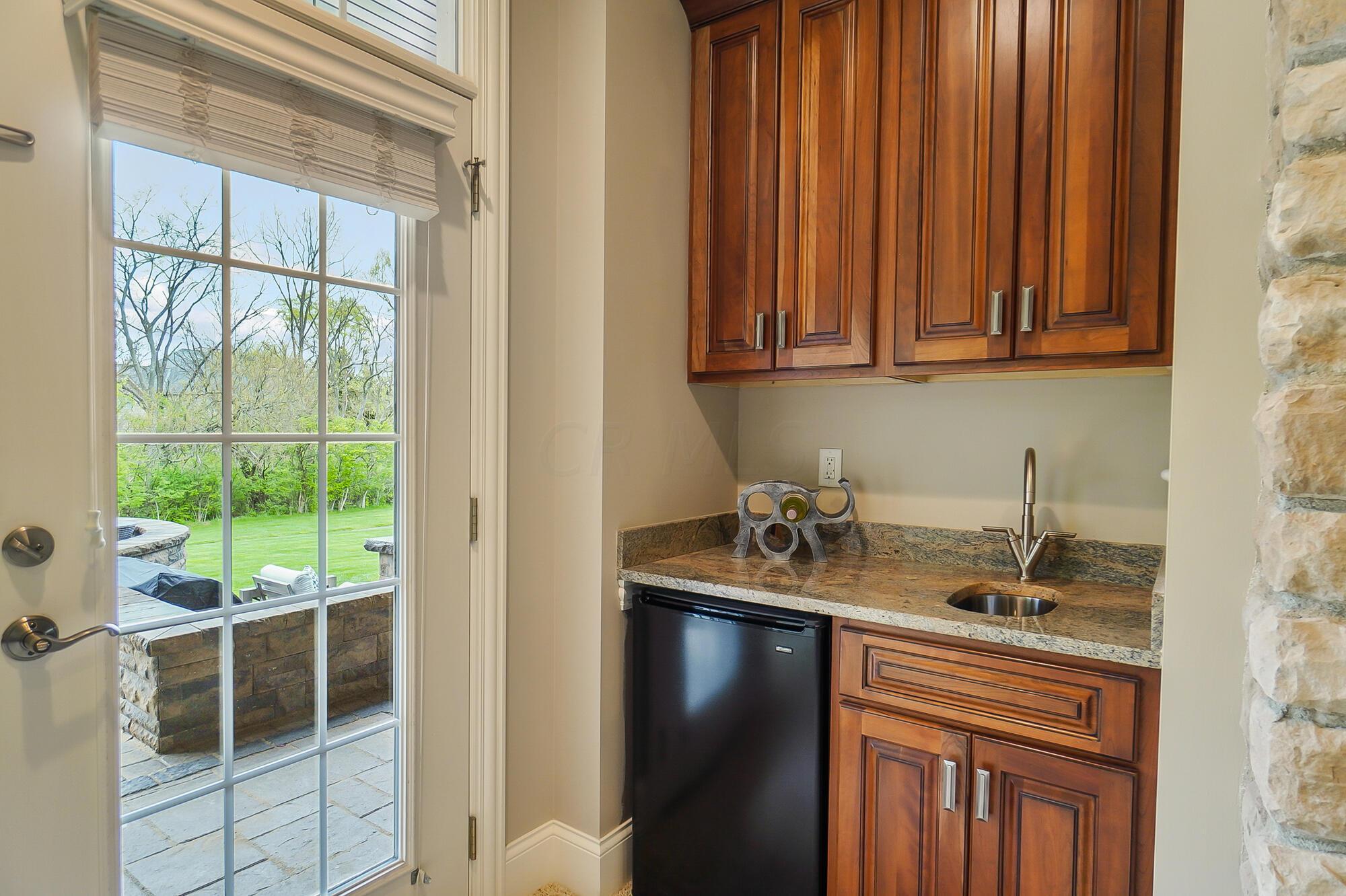 6090 Quin Abbey Court W
