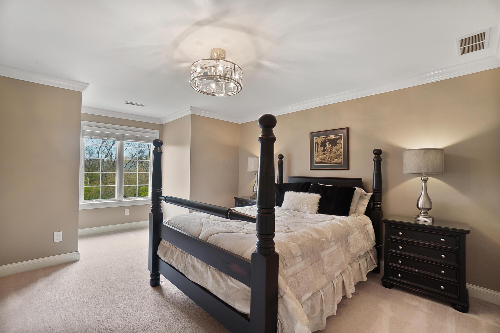 6090 Quin Abbey Court W