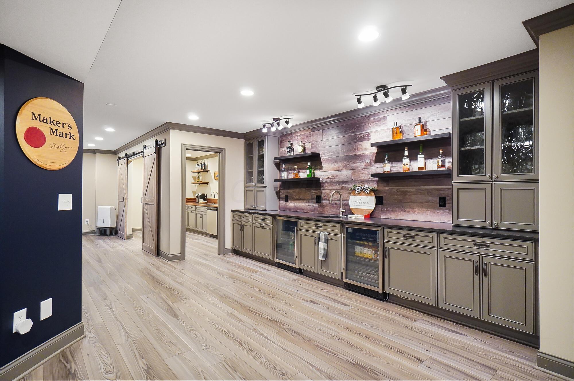 6090 Quin Abbey Court W