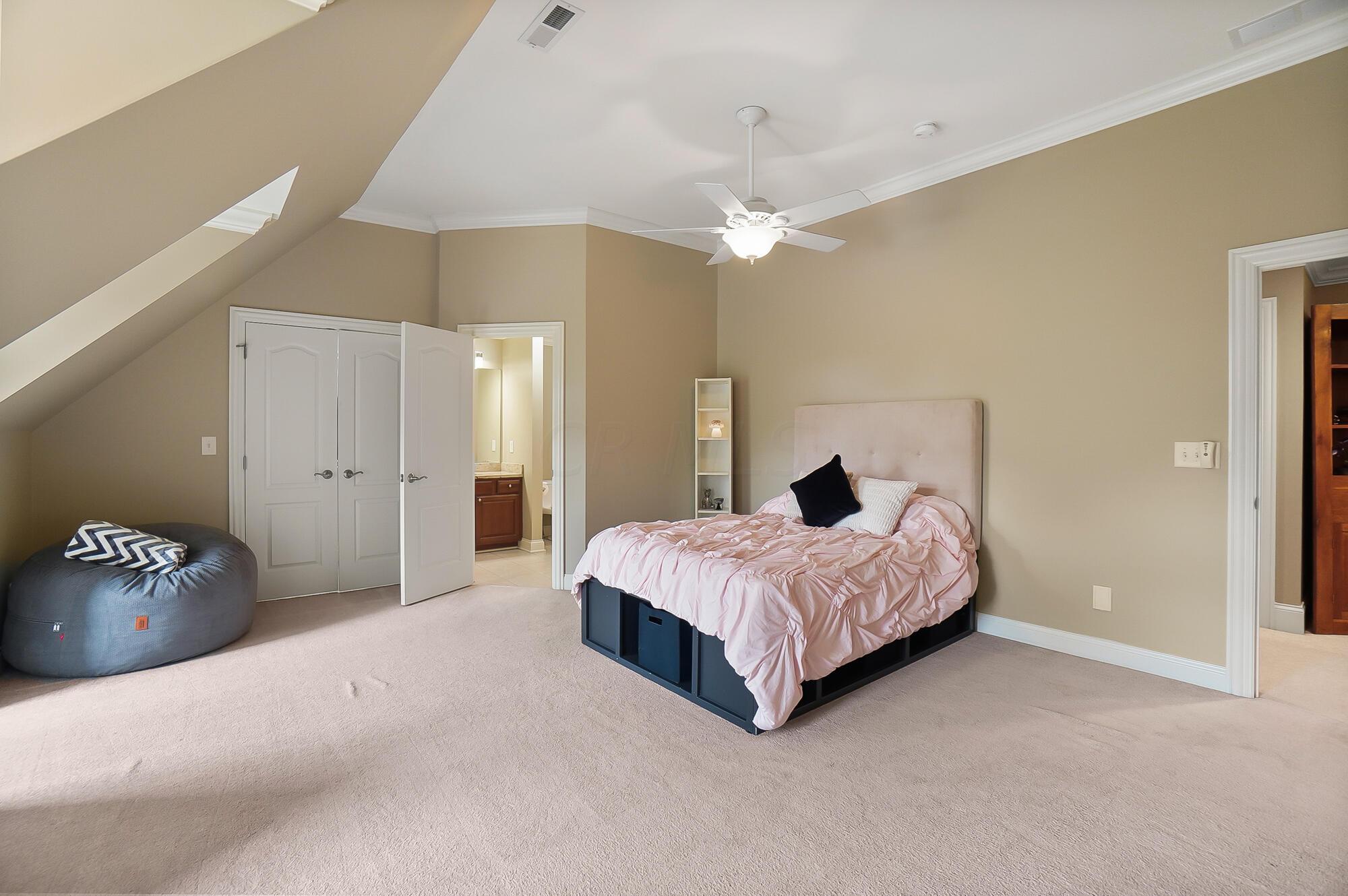 6090 Quin Abbey Court W