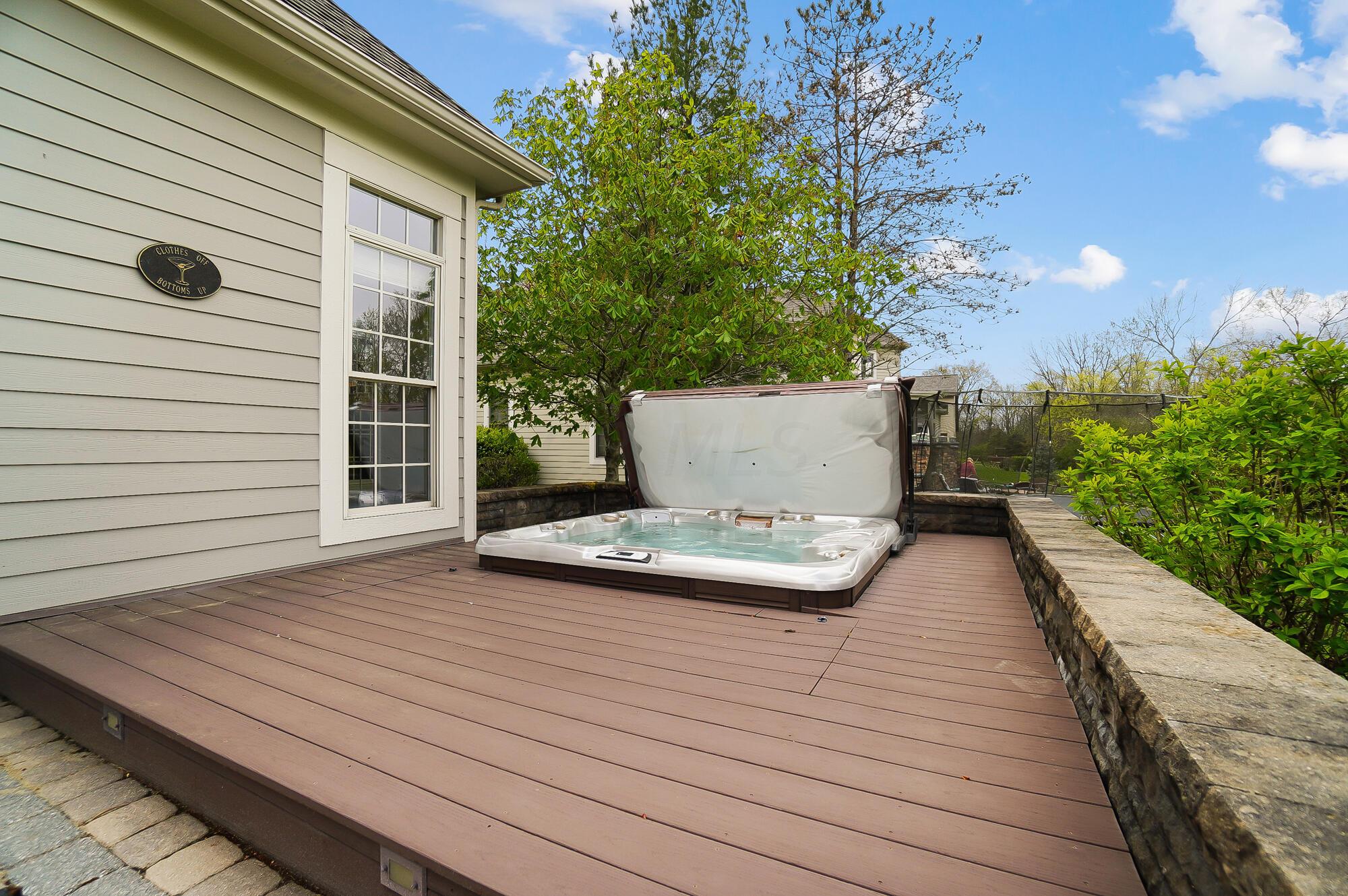 6090 Quin Abbey Court W