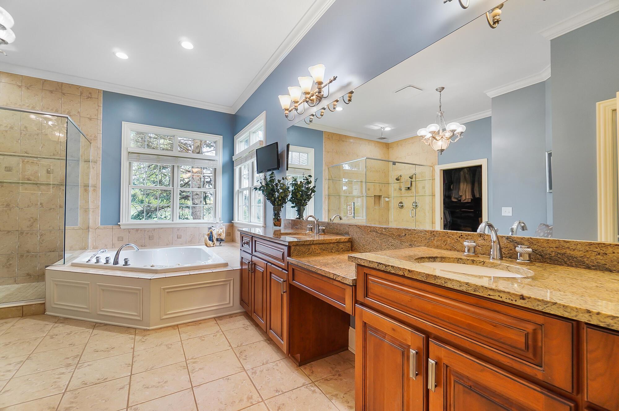 6090 Quin Abbey Court W