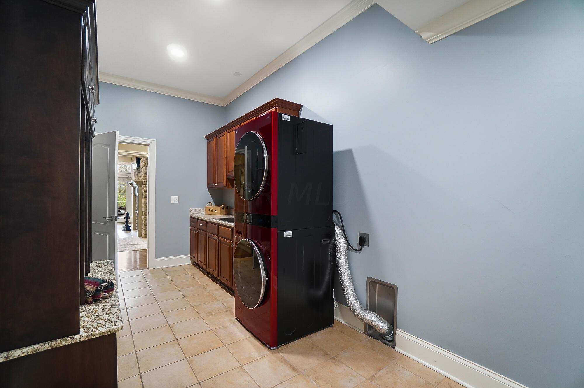 6090 Quin Abbey Court W
