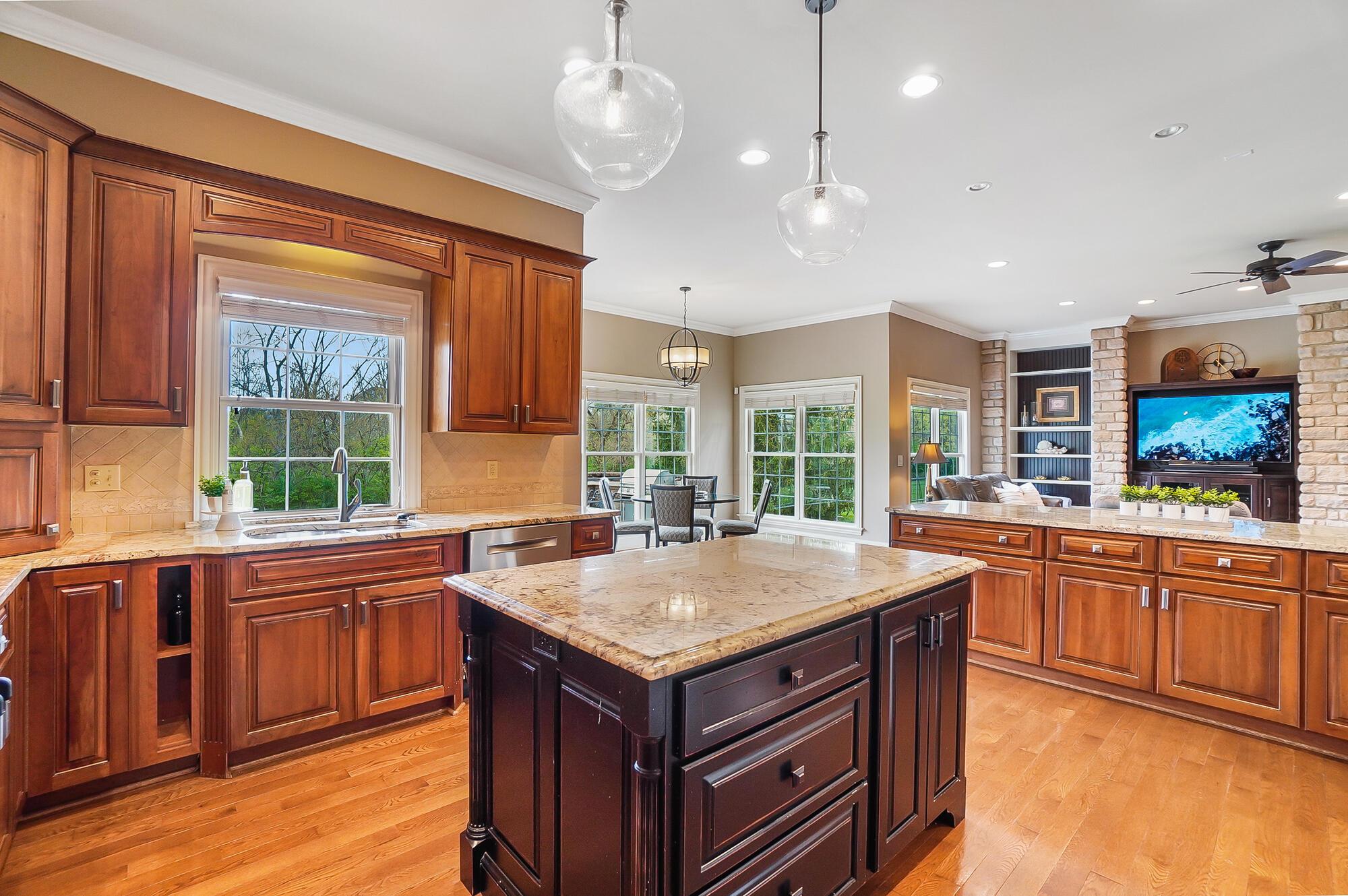 6090 Quin Abbey Court W