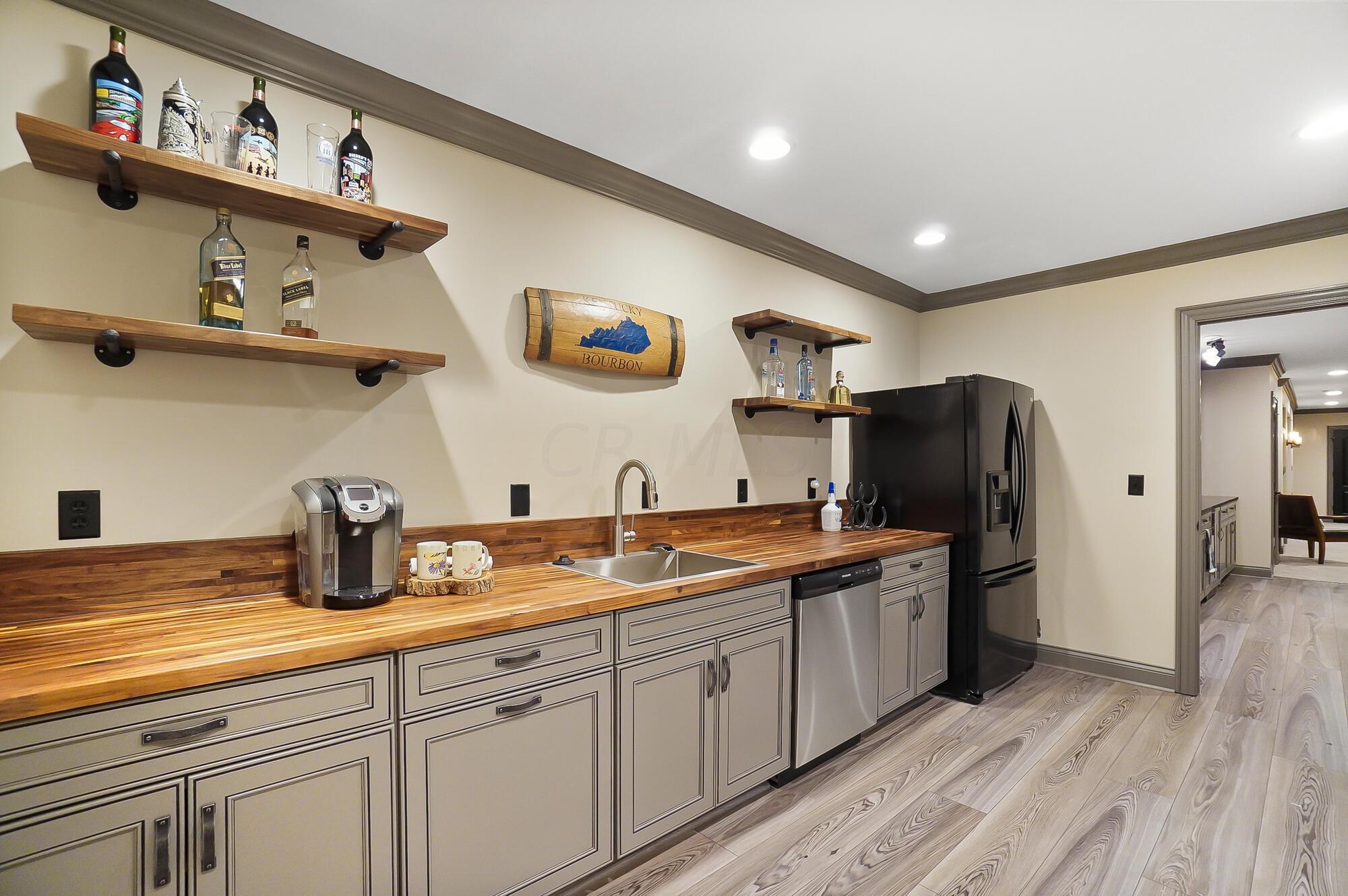 6090 Quin Abbey Court W