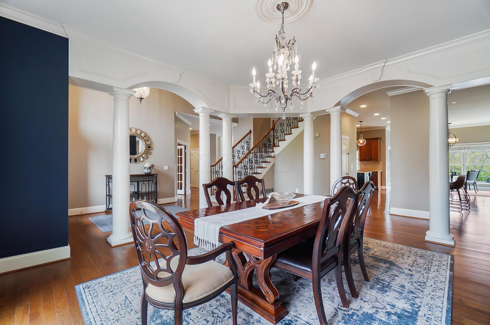 6090 Quin Abbey Court W