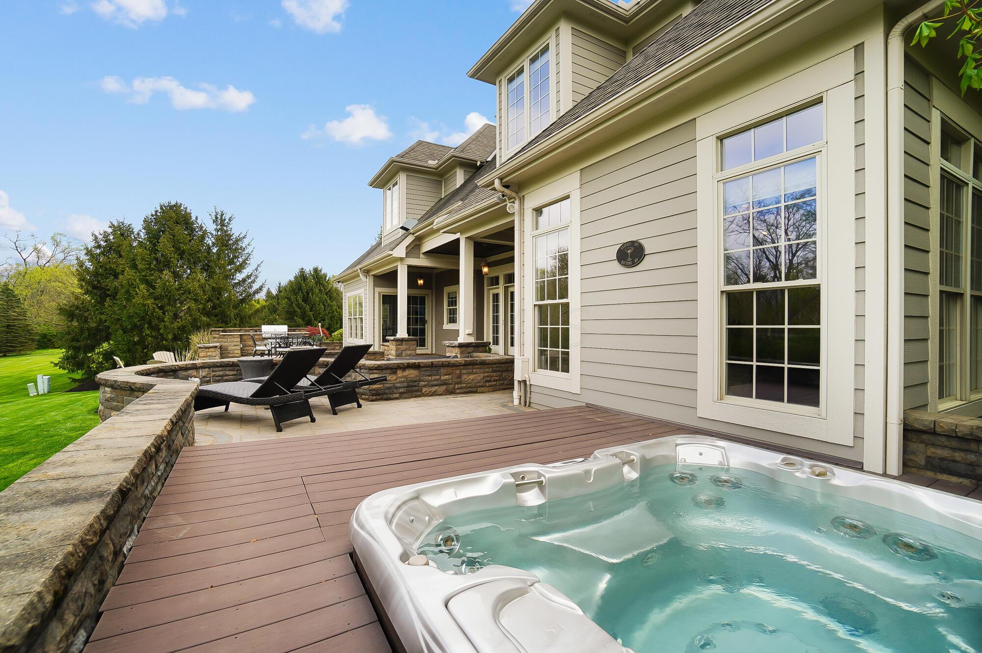 6090 Quin Abbey Court W