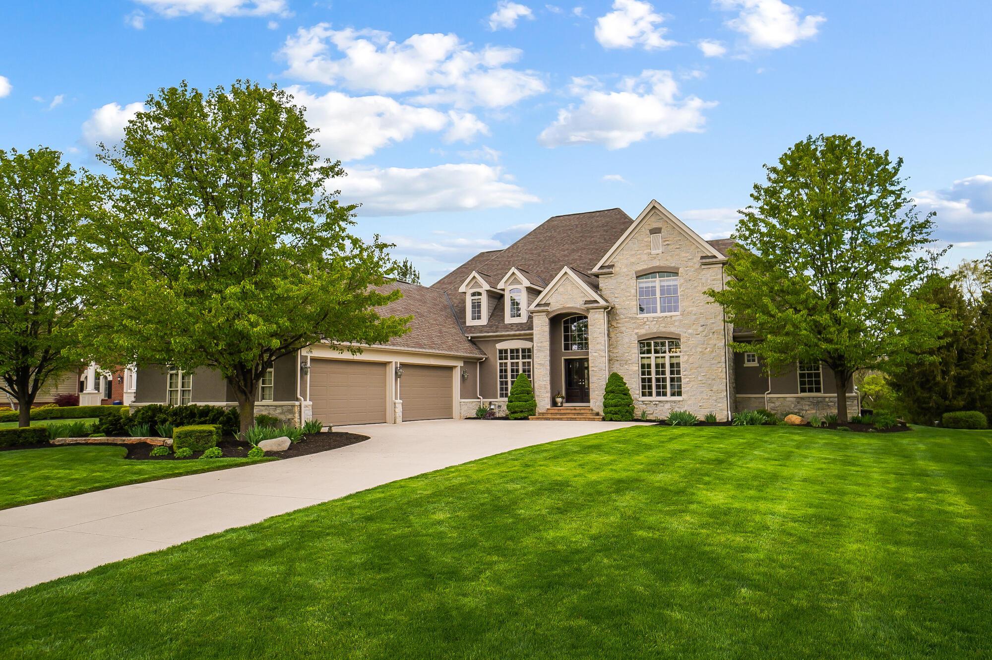 6090 Quin Abbey Court W