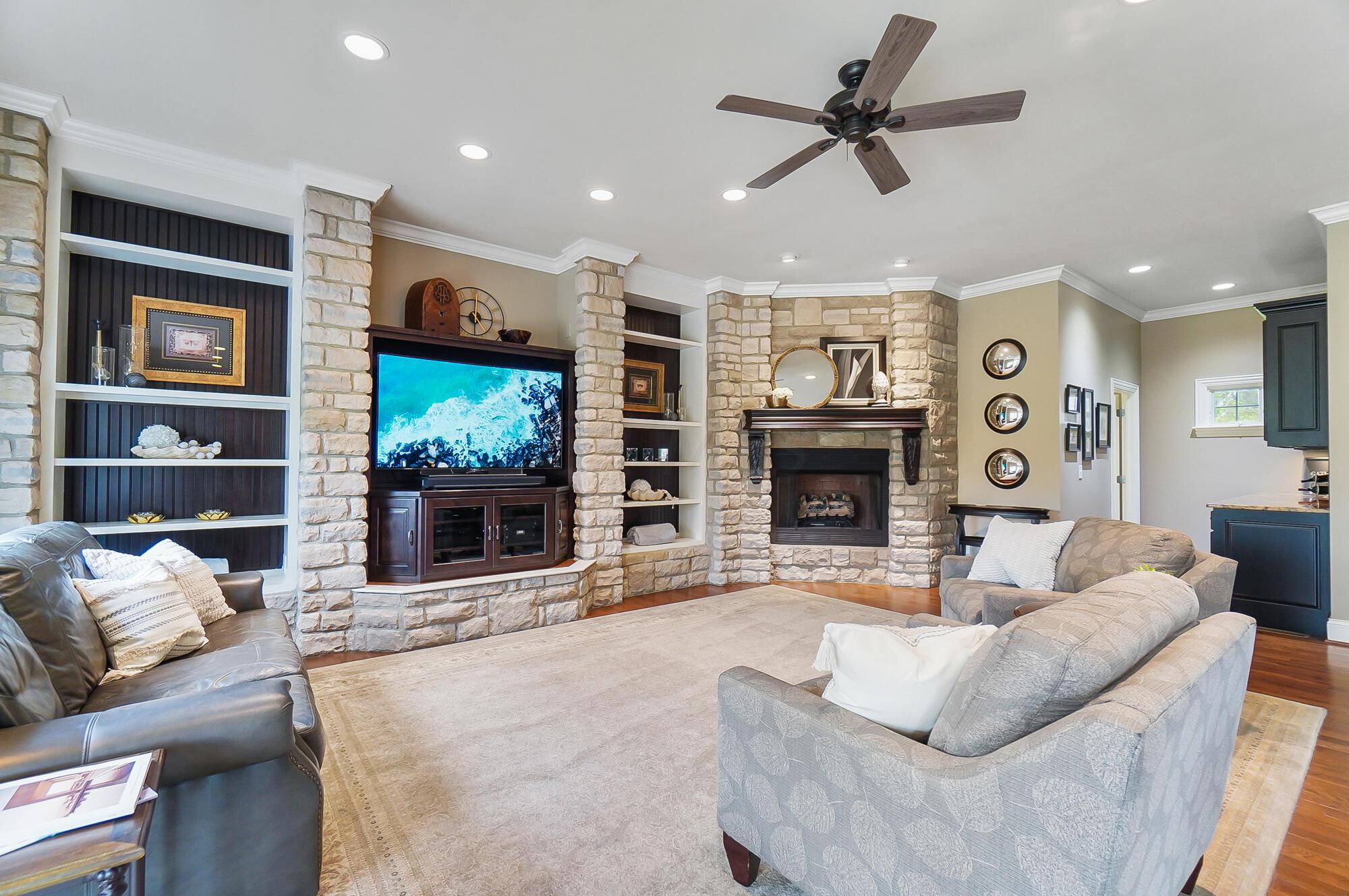 6090 Quin Abbey Court W