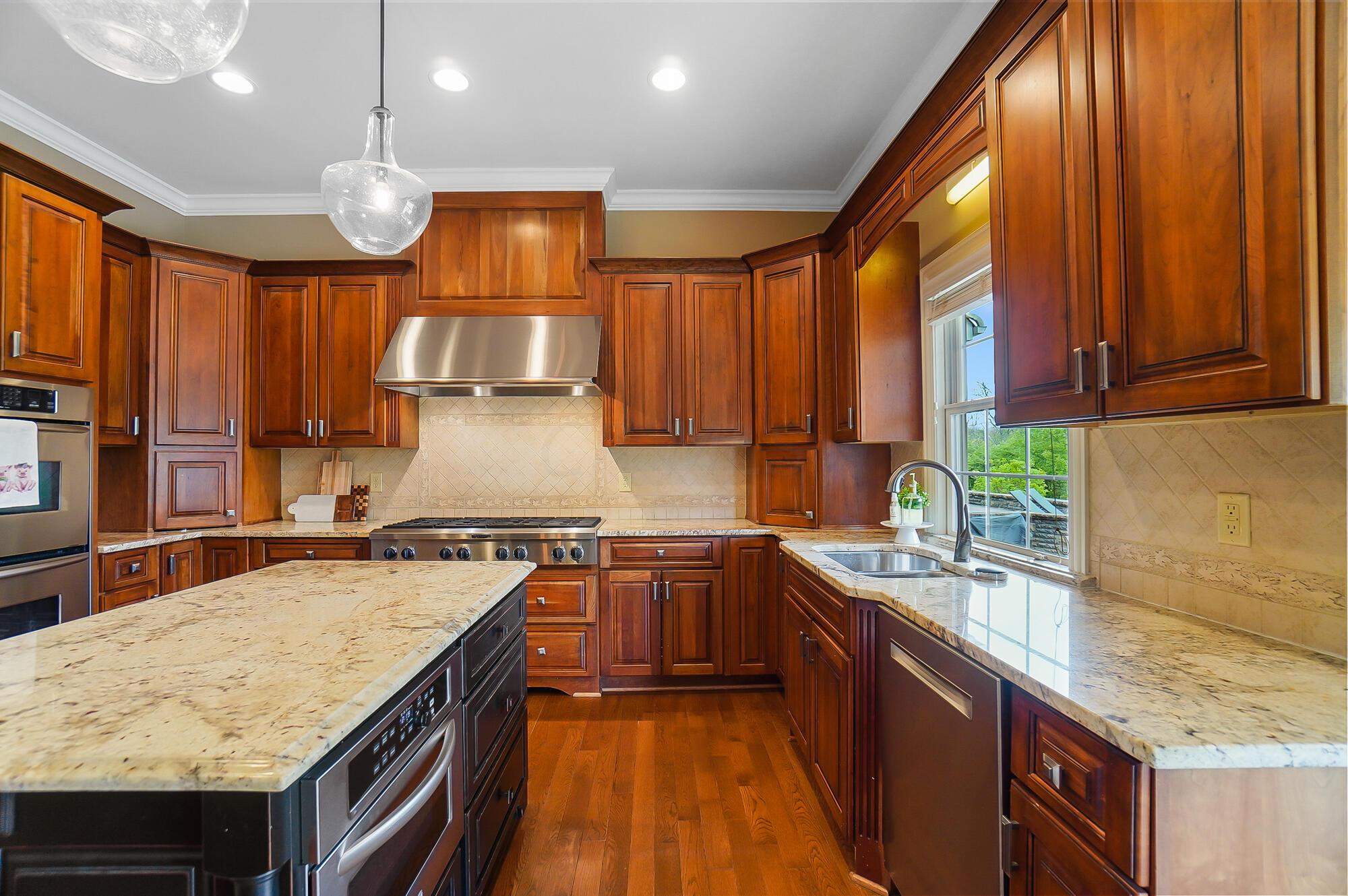6090 Quin Abbey Court W