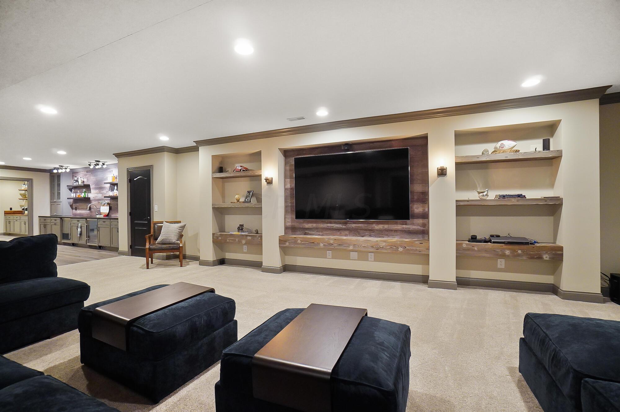 6090 Quin Abbey Court W