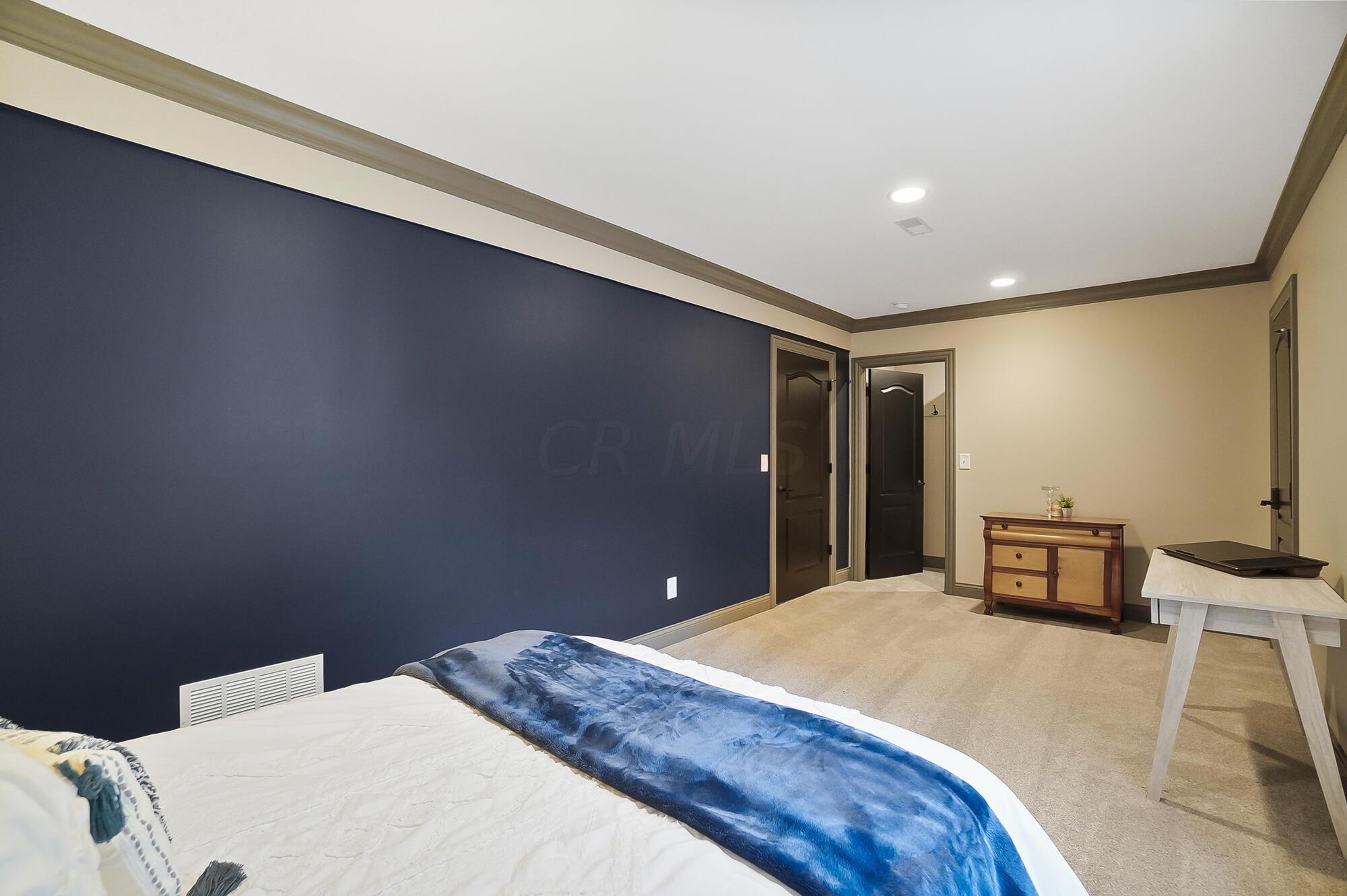 6090 Quin Abbey Court W