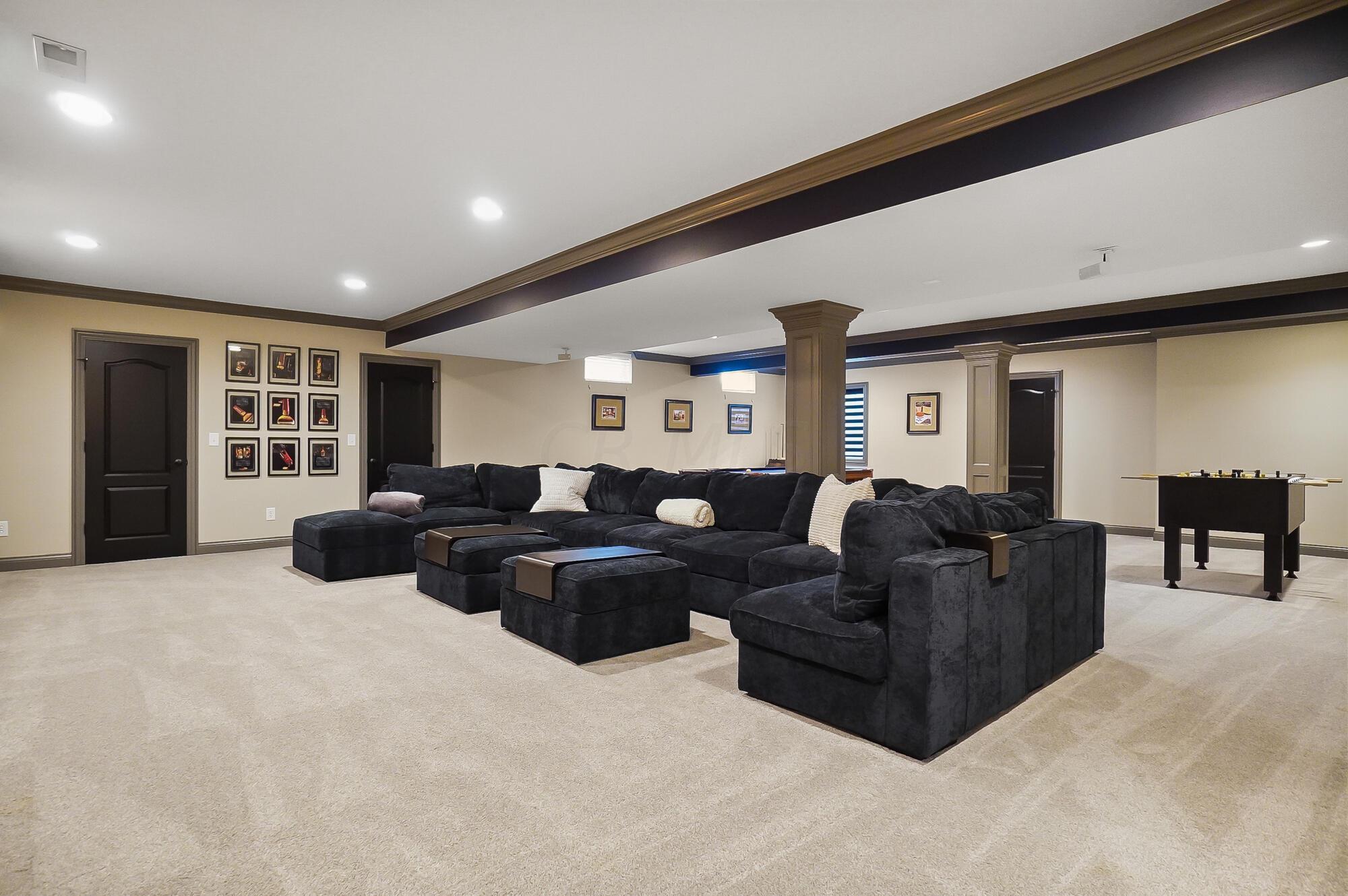 6090 Quin Abbey Court W