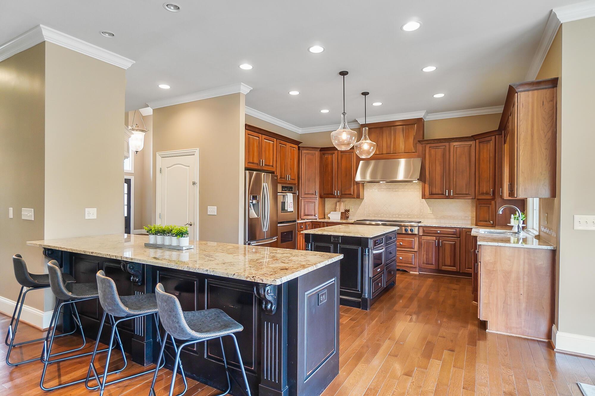 6090 Quin Abbey Court W