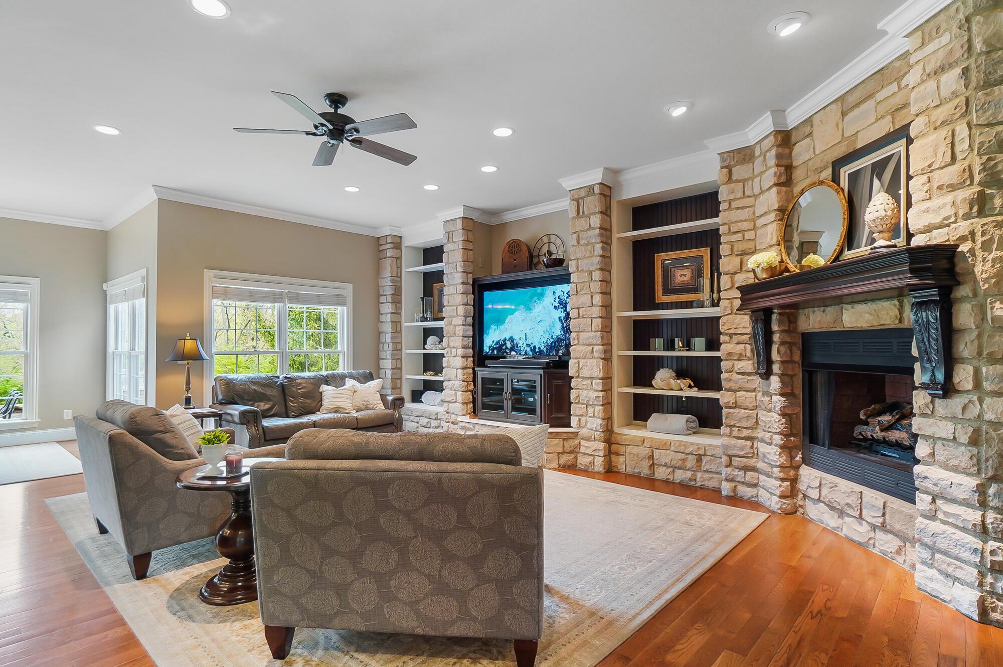 6090 Quin Abbey Court W