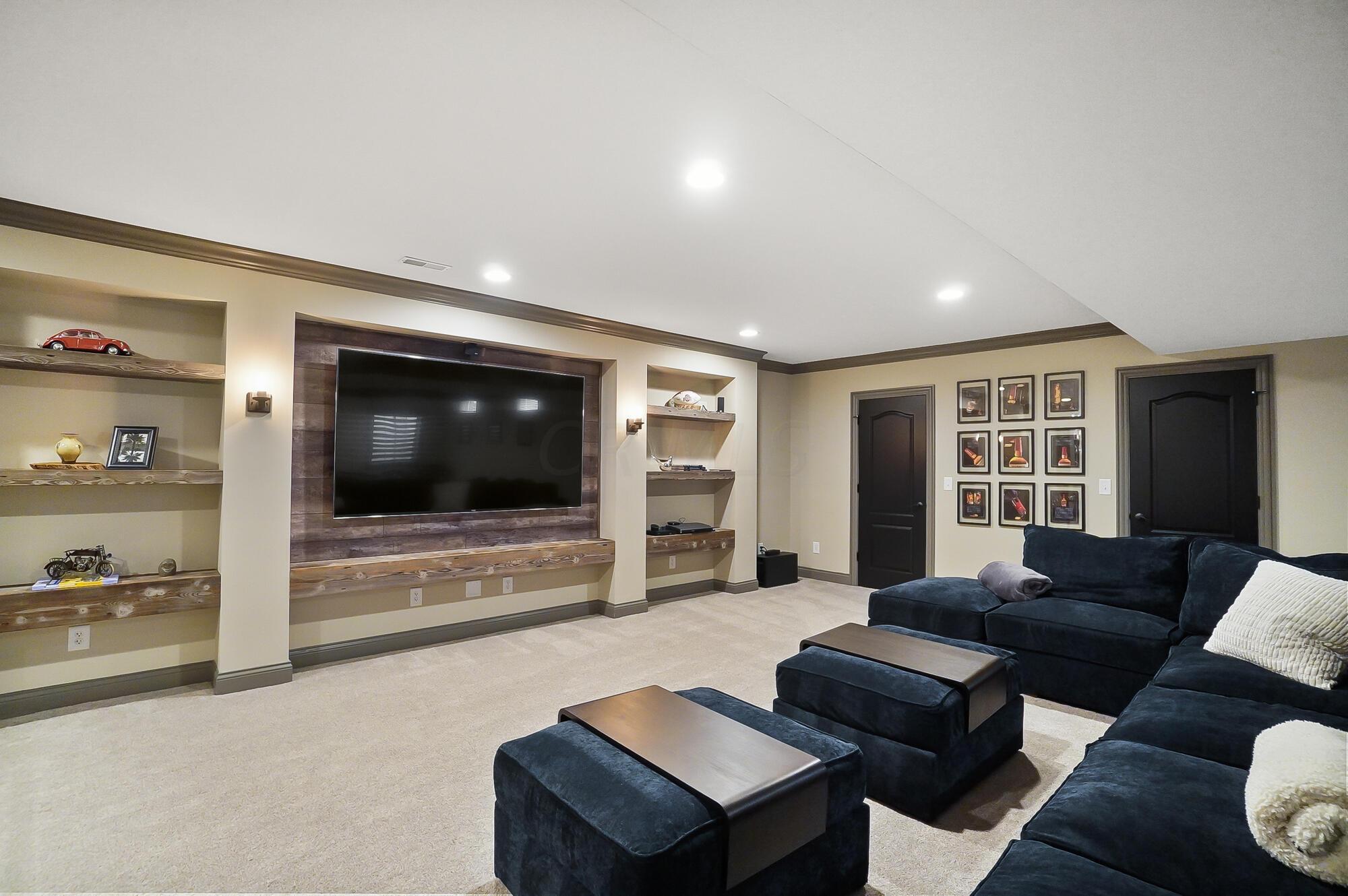 6090 Quin Abbey Court W