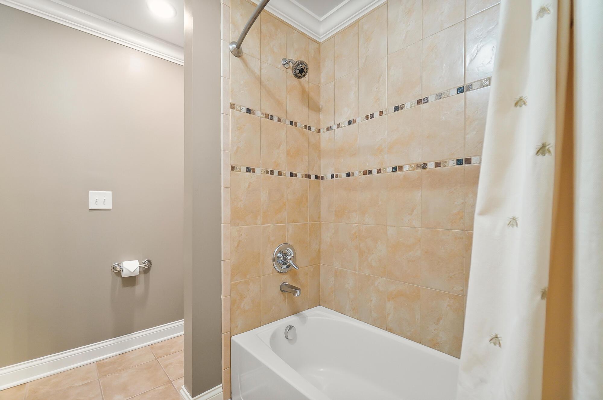 6090 Quin Abbey Court W