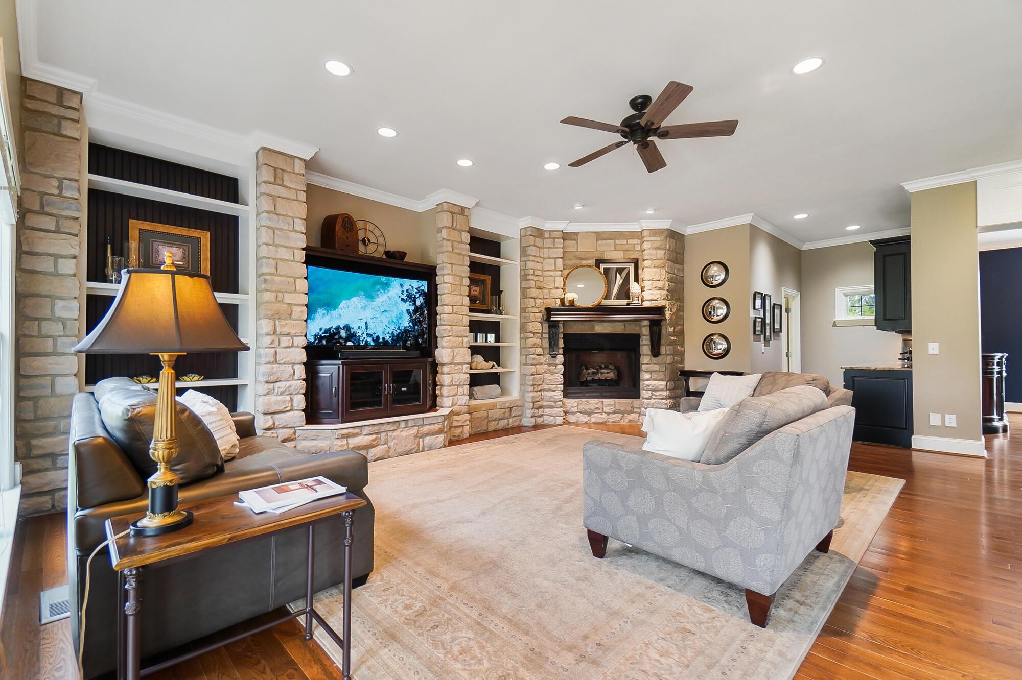 6090 Quin Abbey Court W