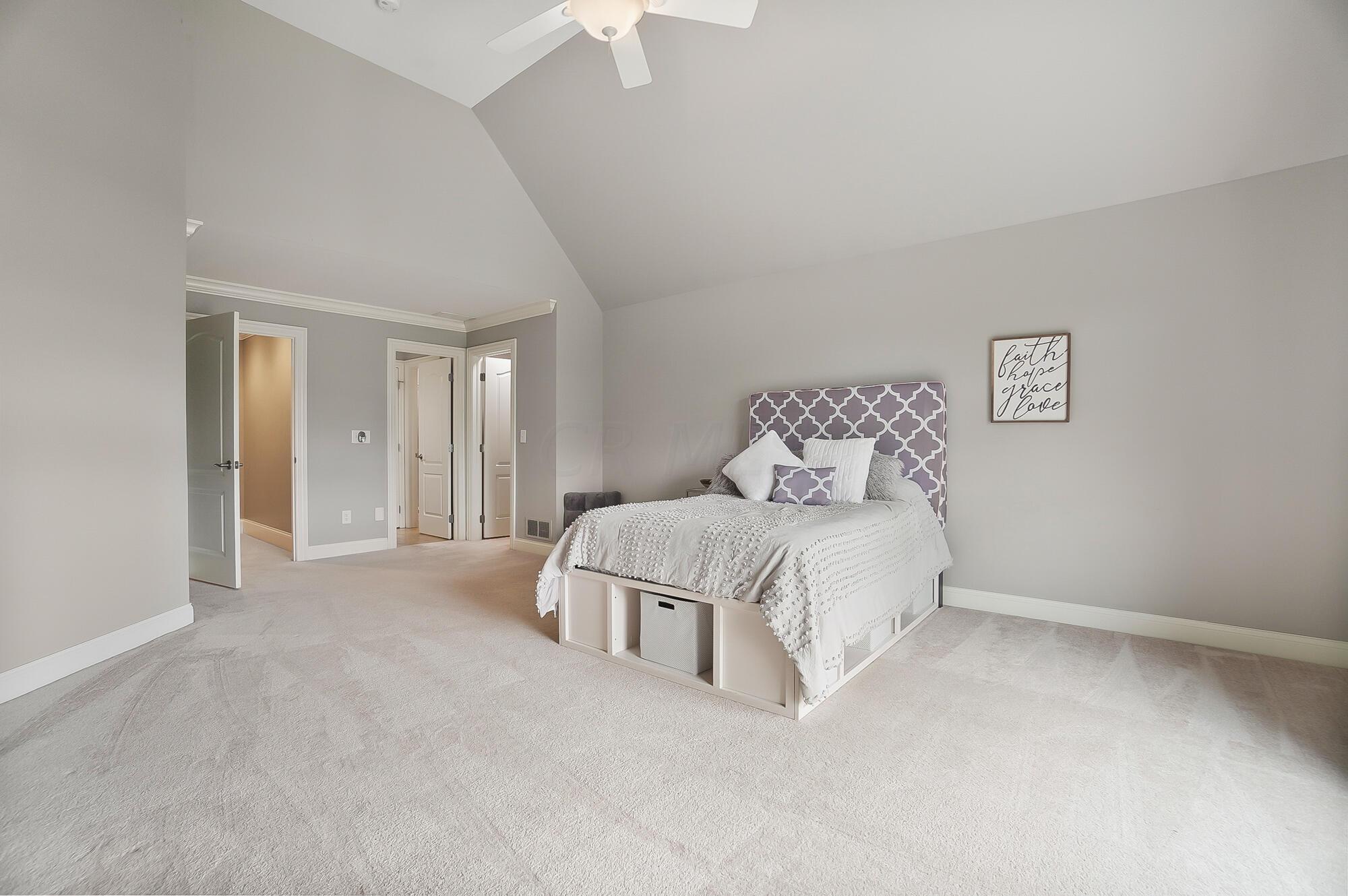 6090 Quin Abbey Court W