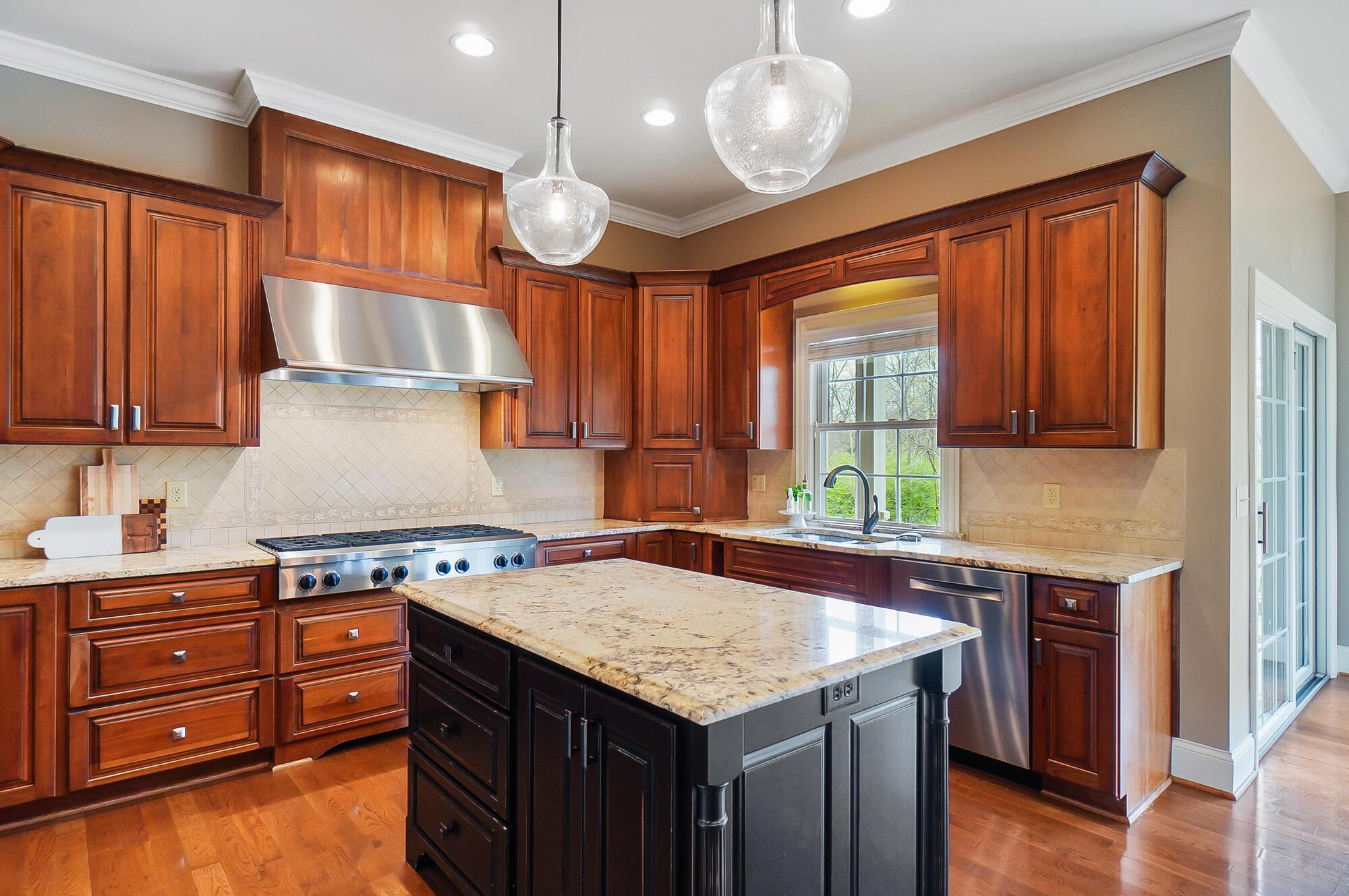 6090 Quin Abbey Court W