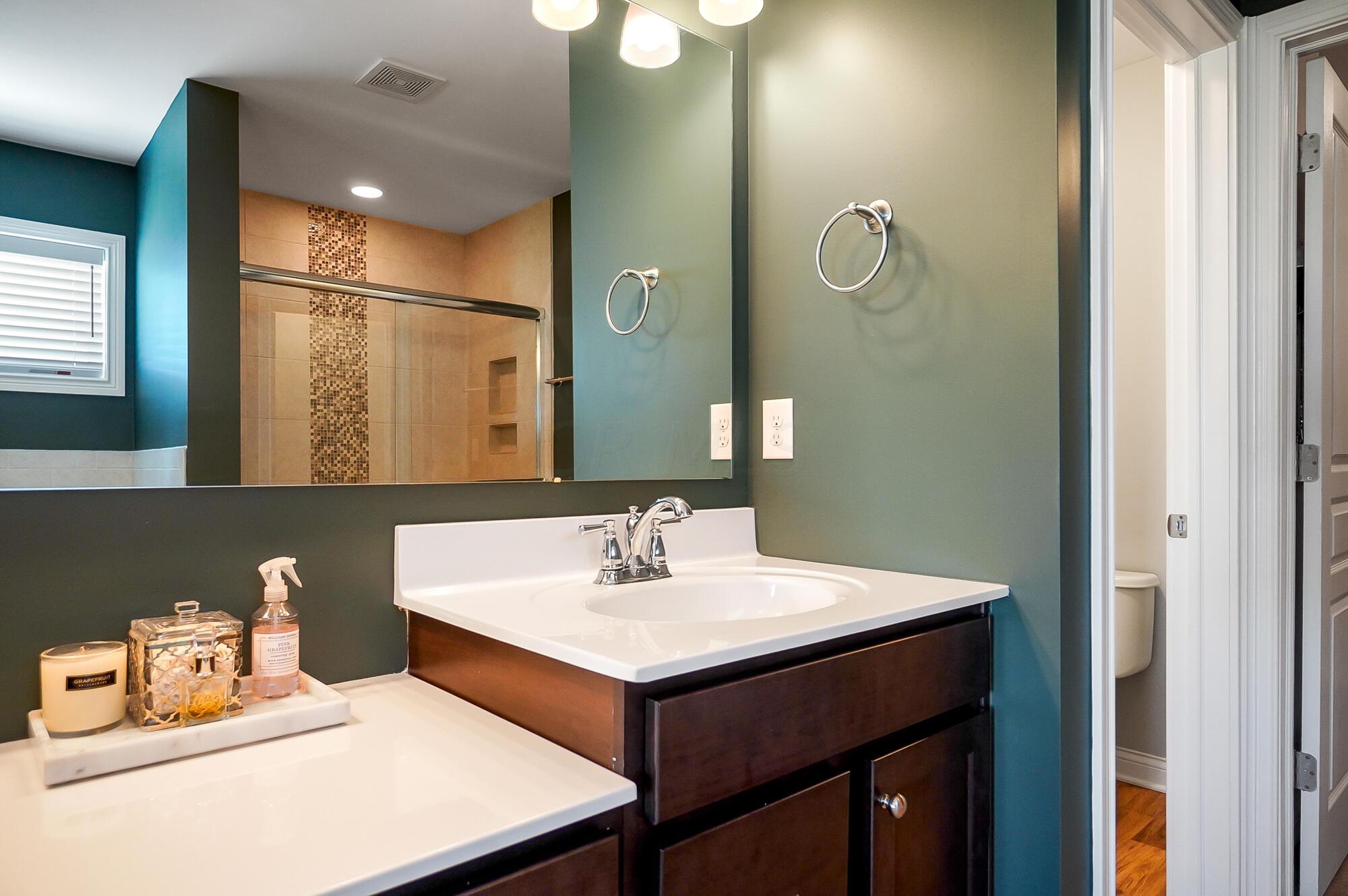 10763 Honeysuckle Way