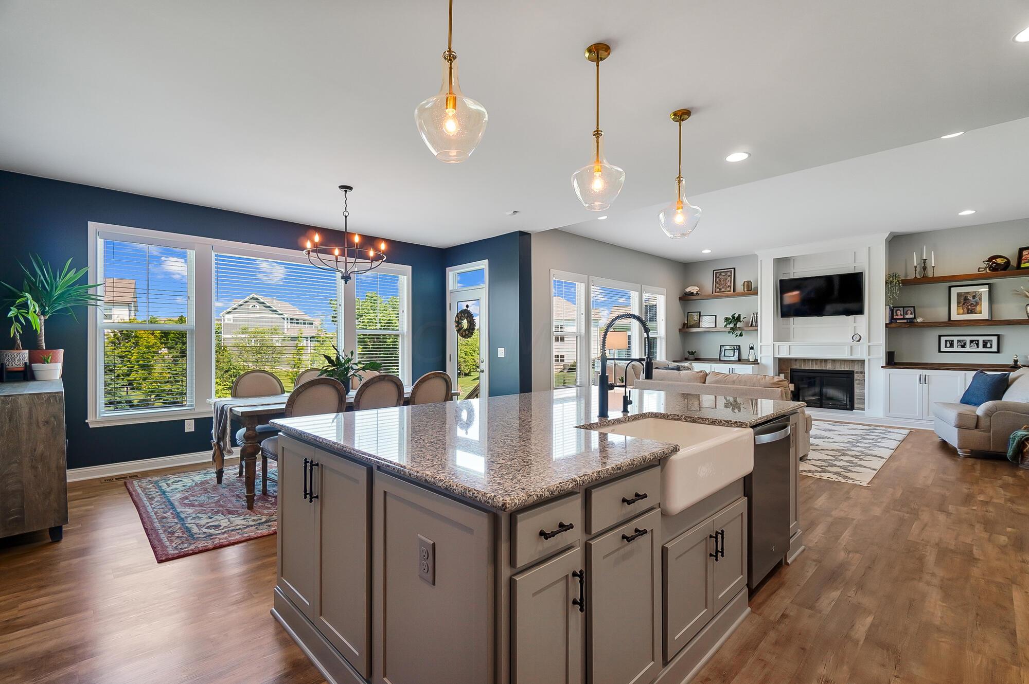 10763 Honeysuckle Way