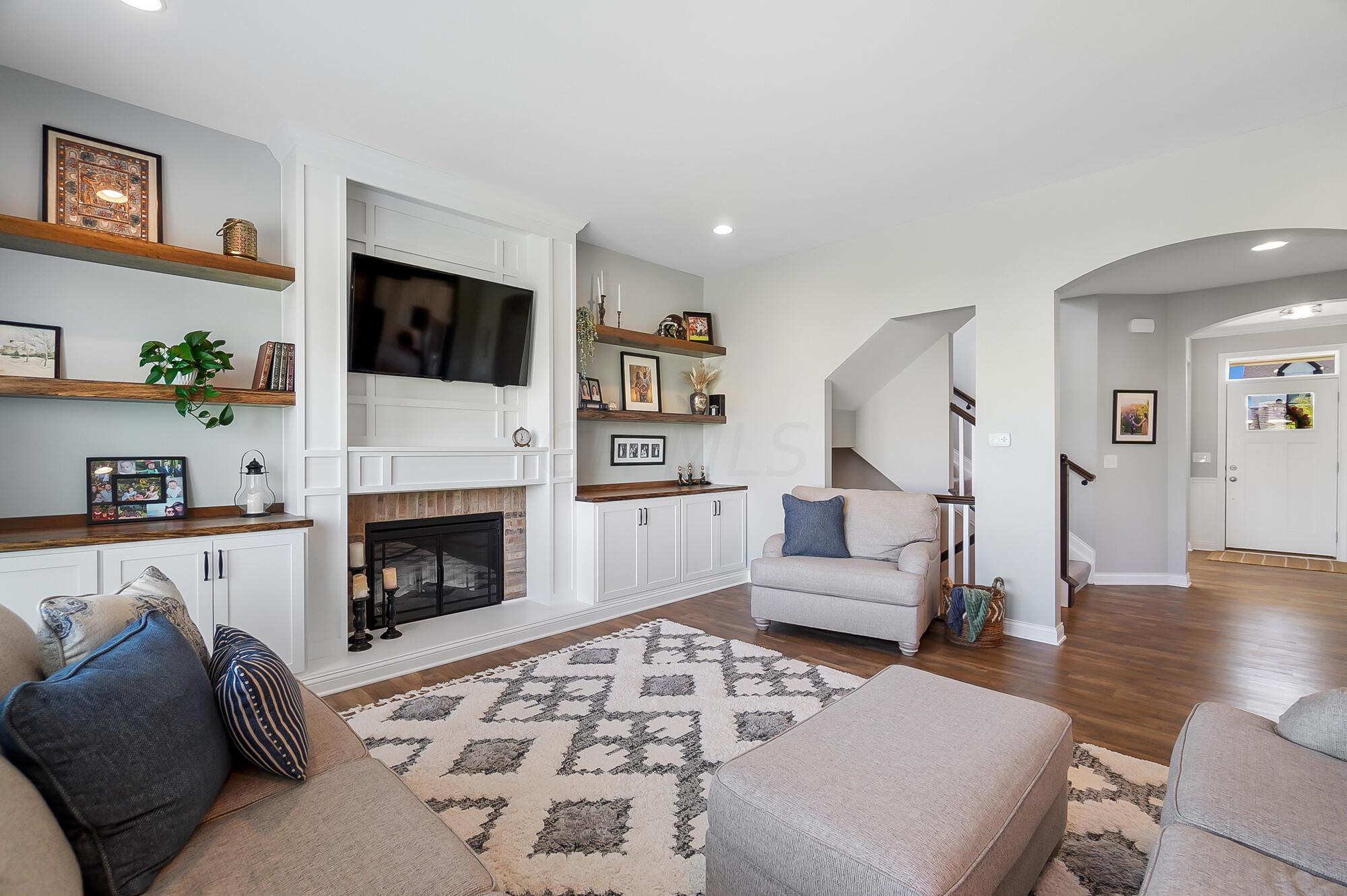 10763 Honeysuckle Way