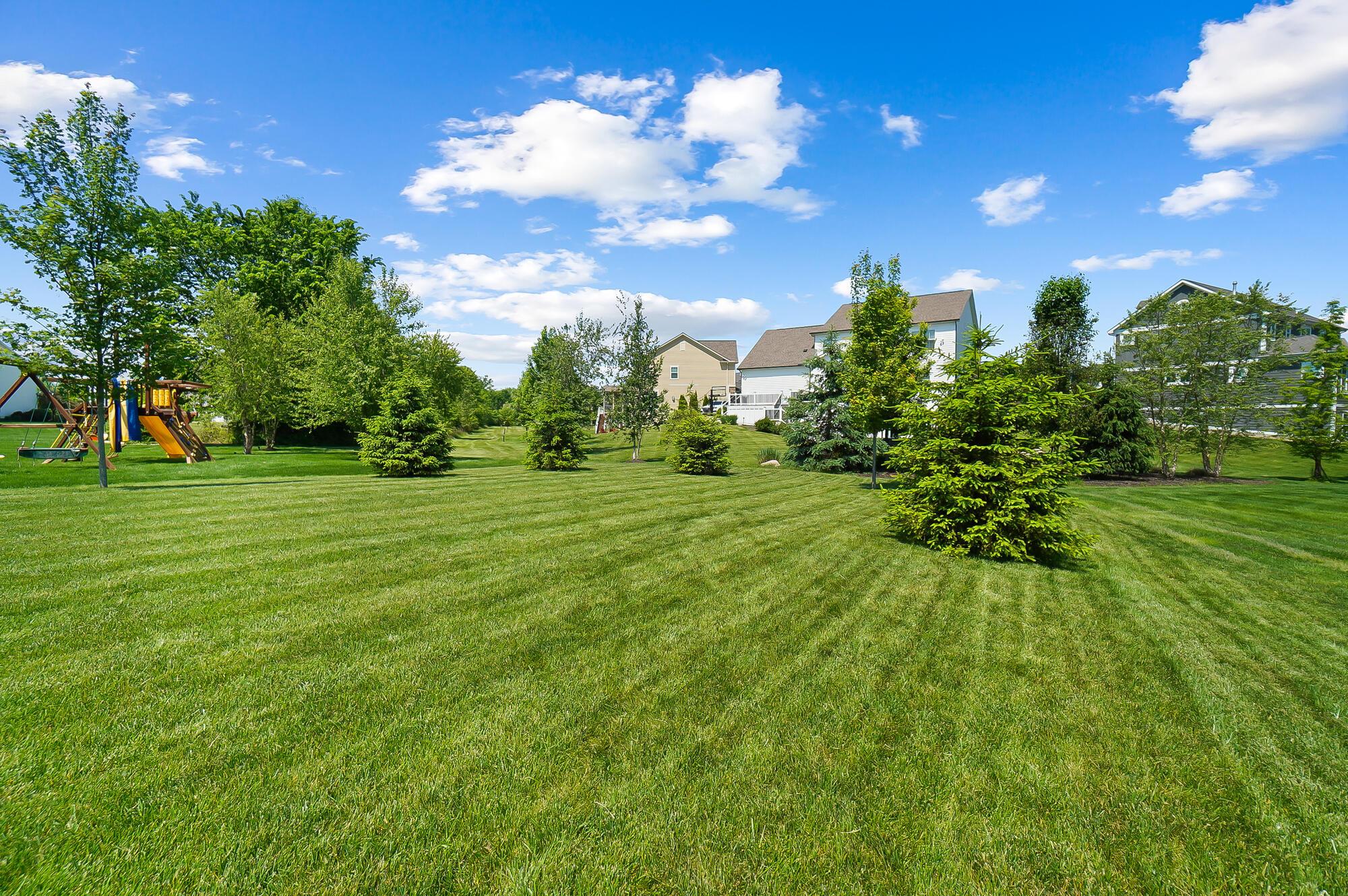 10763 Honeysuckle Way