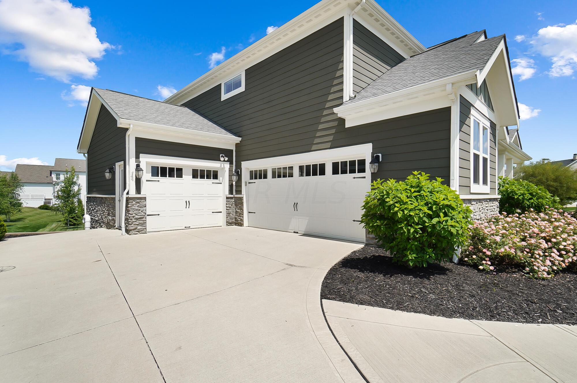 10763 Honeysuckle Way