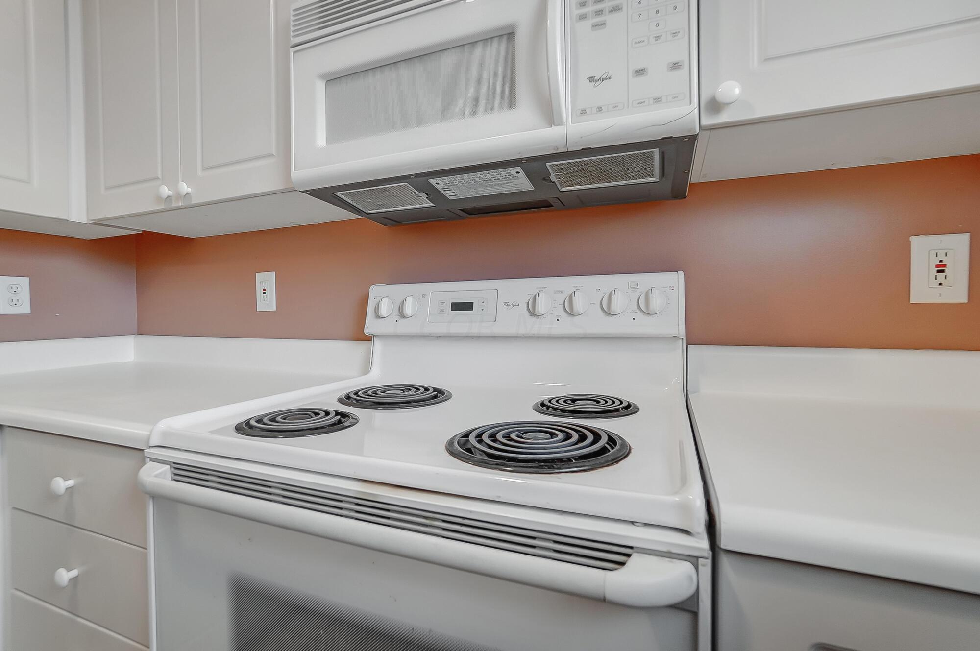 240 Hawkins Lane, 95C