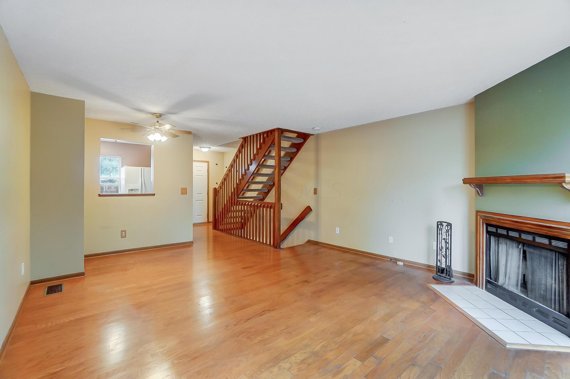 240 Hawkins Lane, 95C