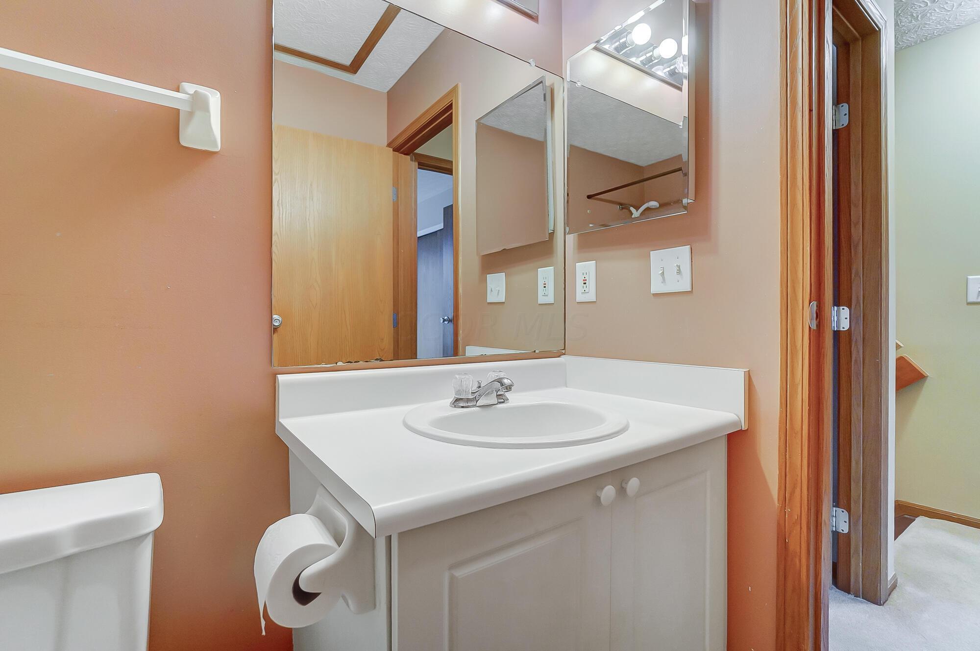 240 Hawkins Lane, 95C