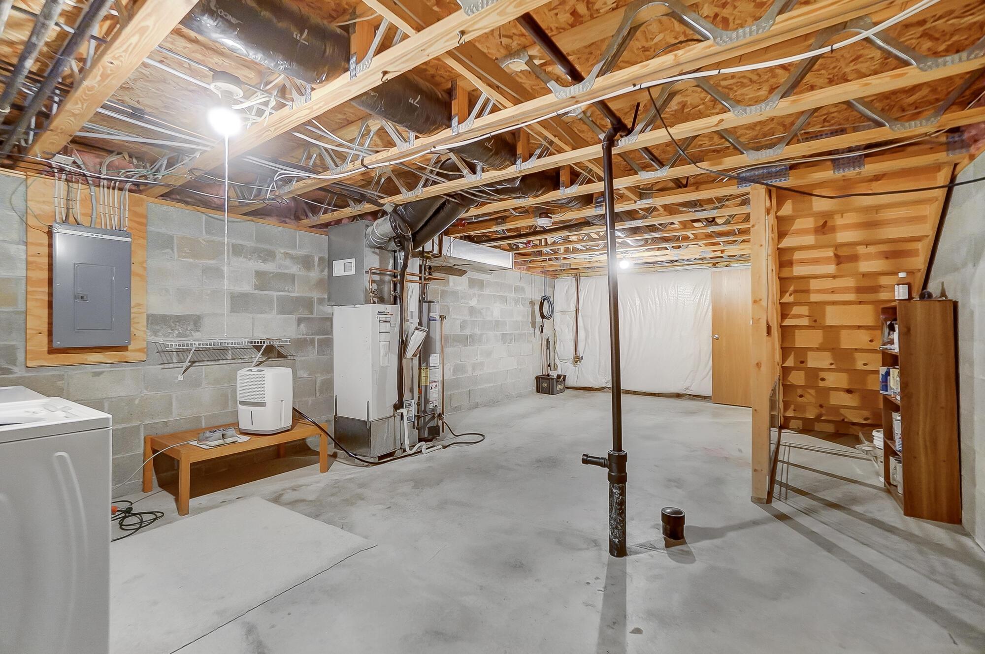 240 Hawkins Lane, 95C