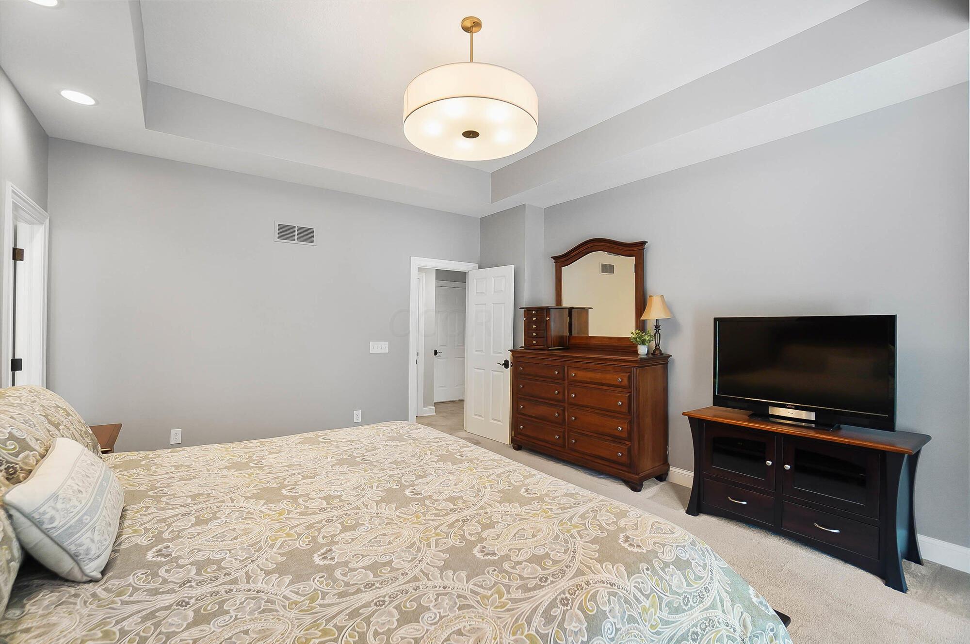 8147 Grafton End