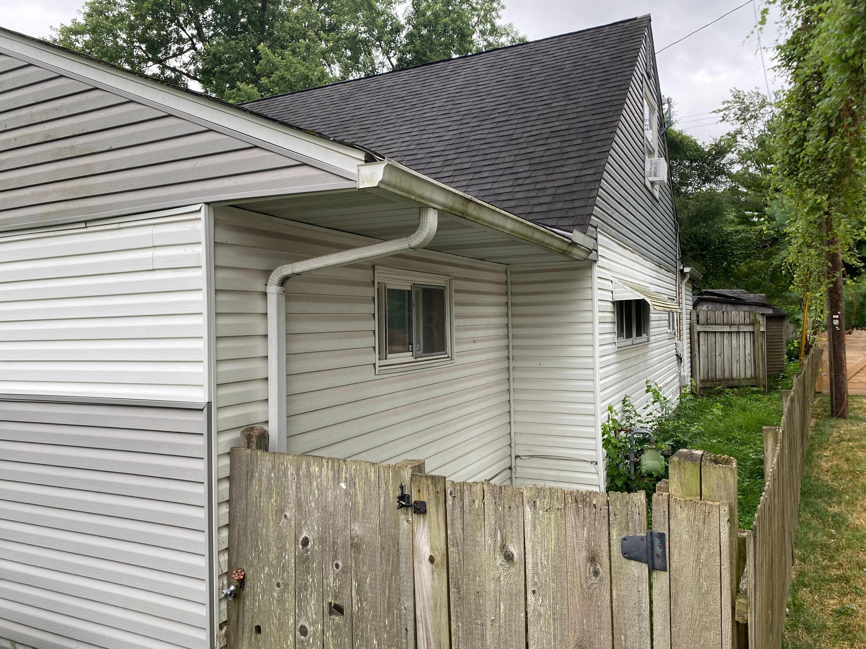565 Virginia Circle W