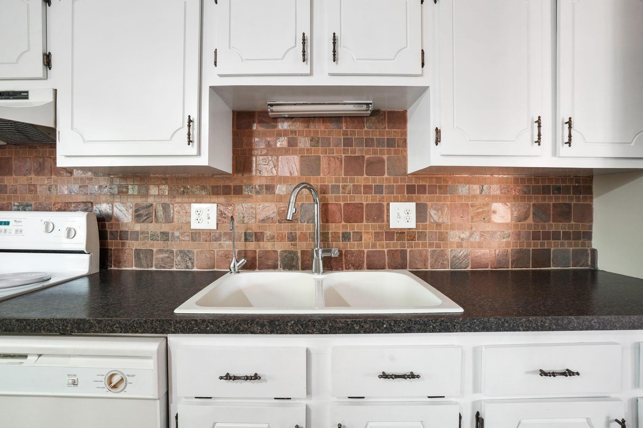 3993 Hendron Court