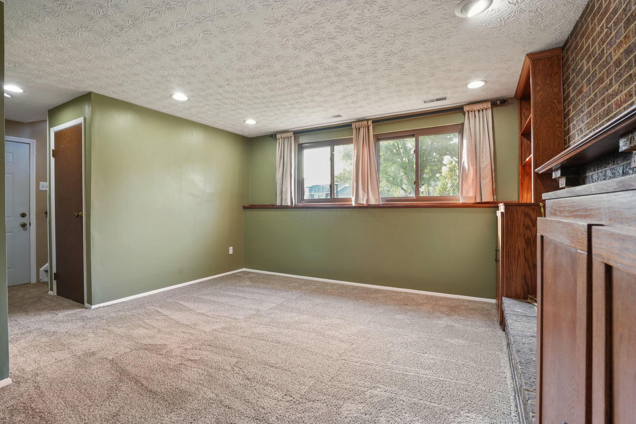 3993 Hendron Court
