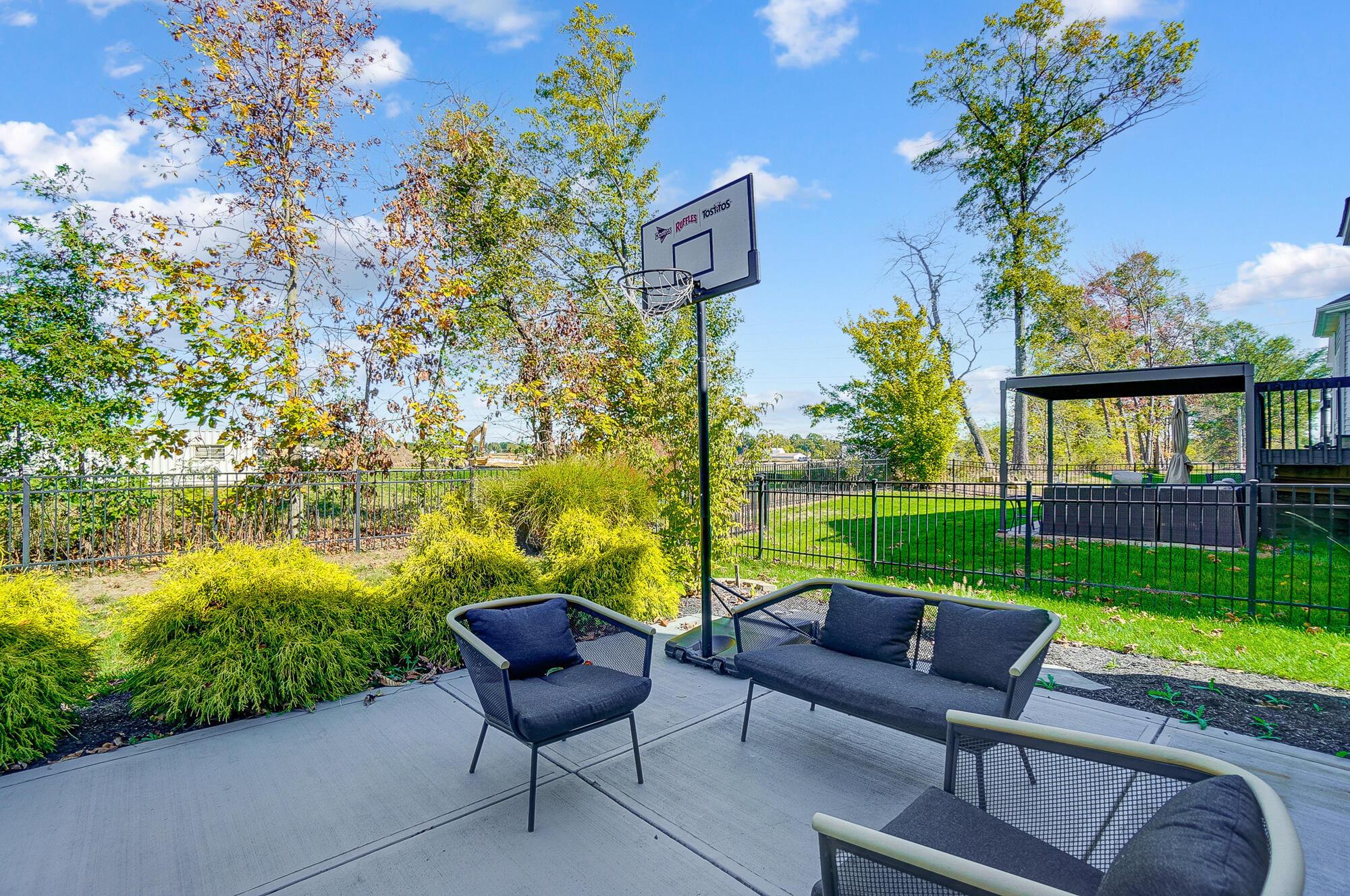 6262 Gilmer Way