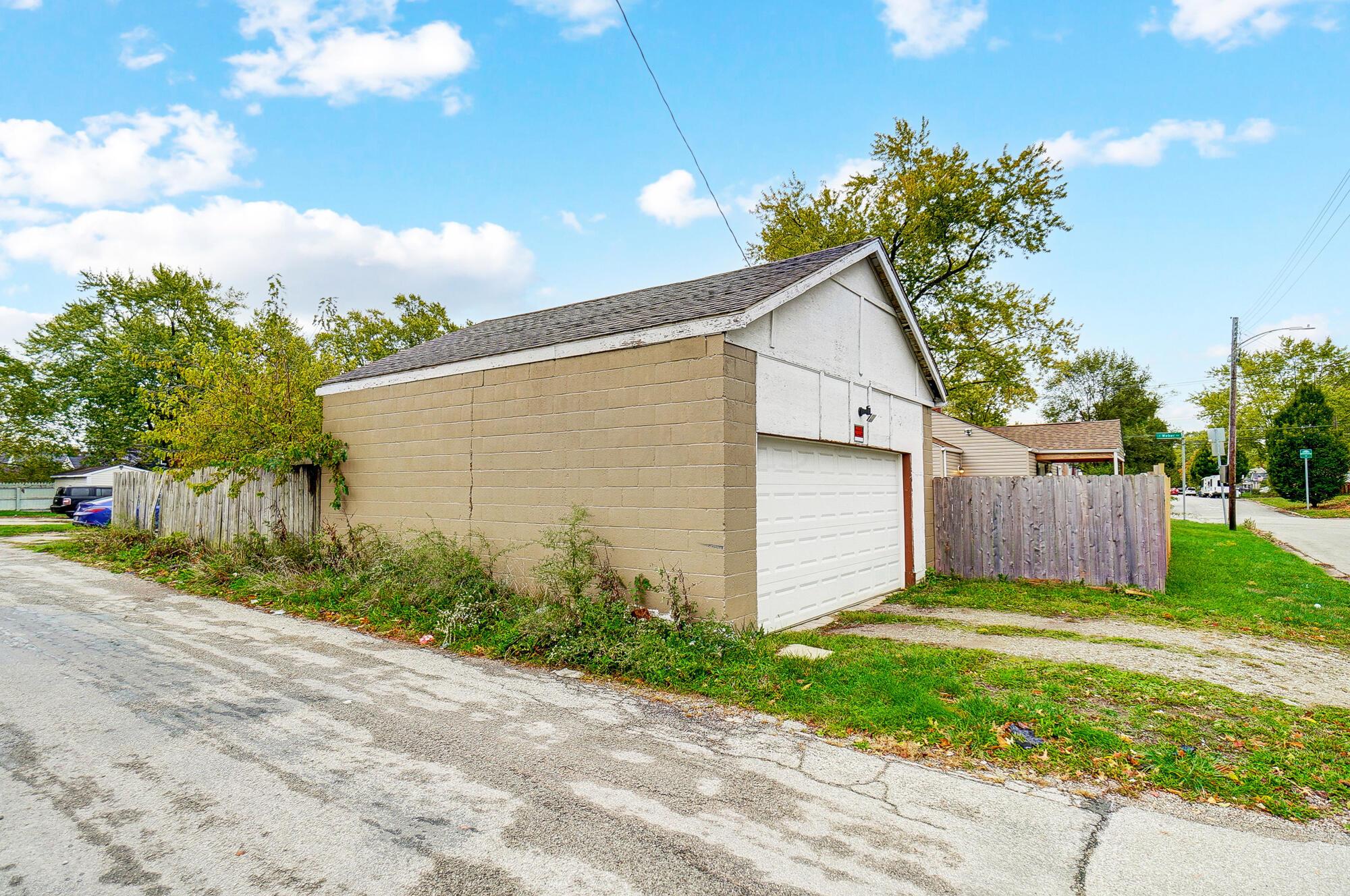 974 E Weber Road