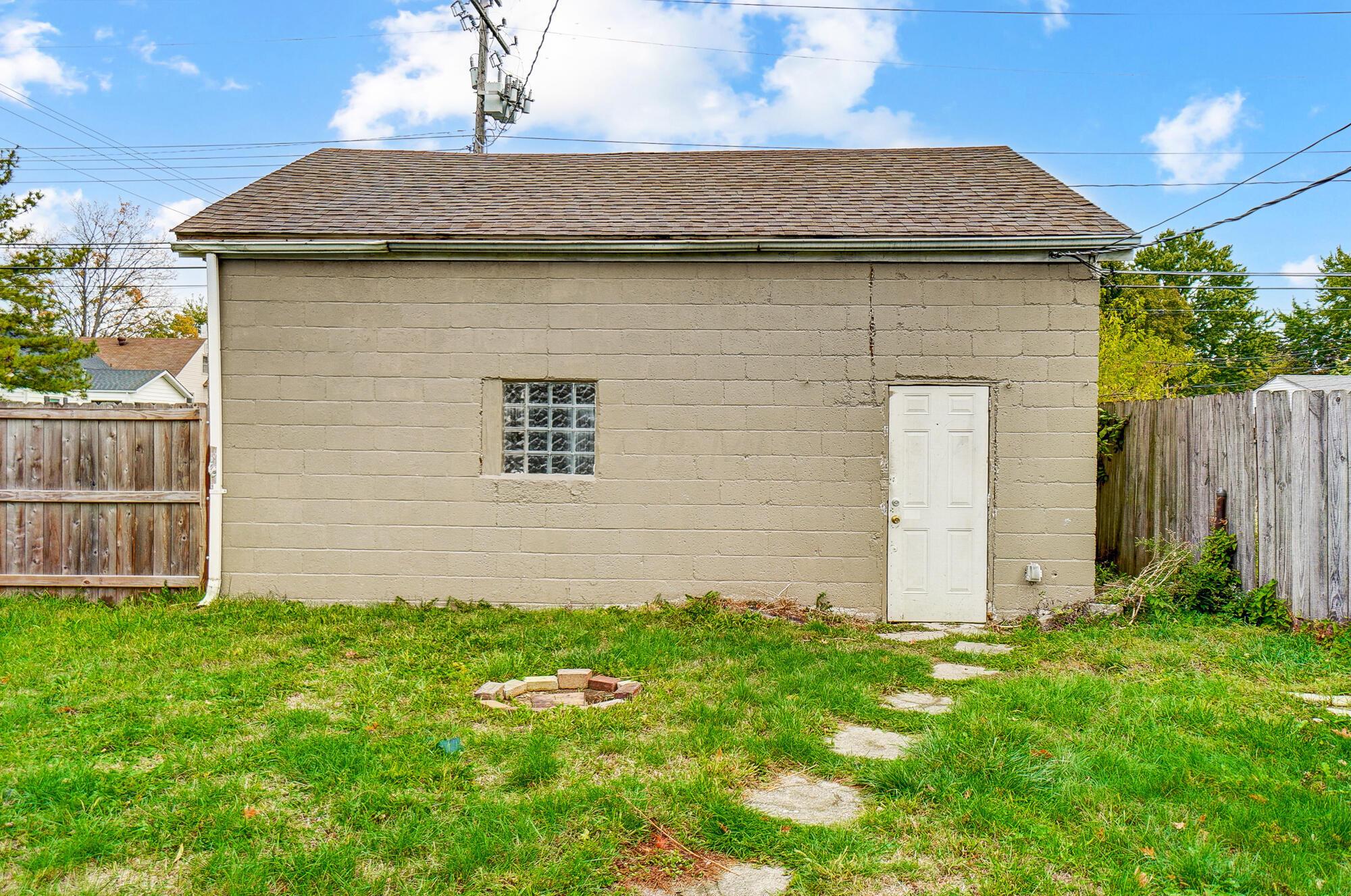 974 E Weber Road