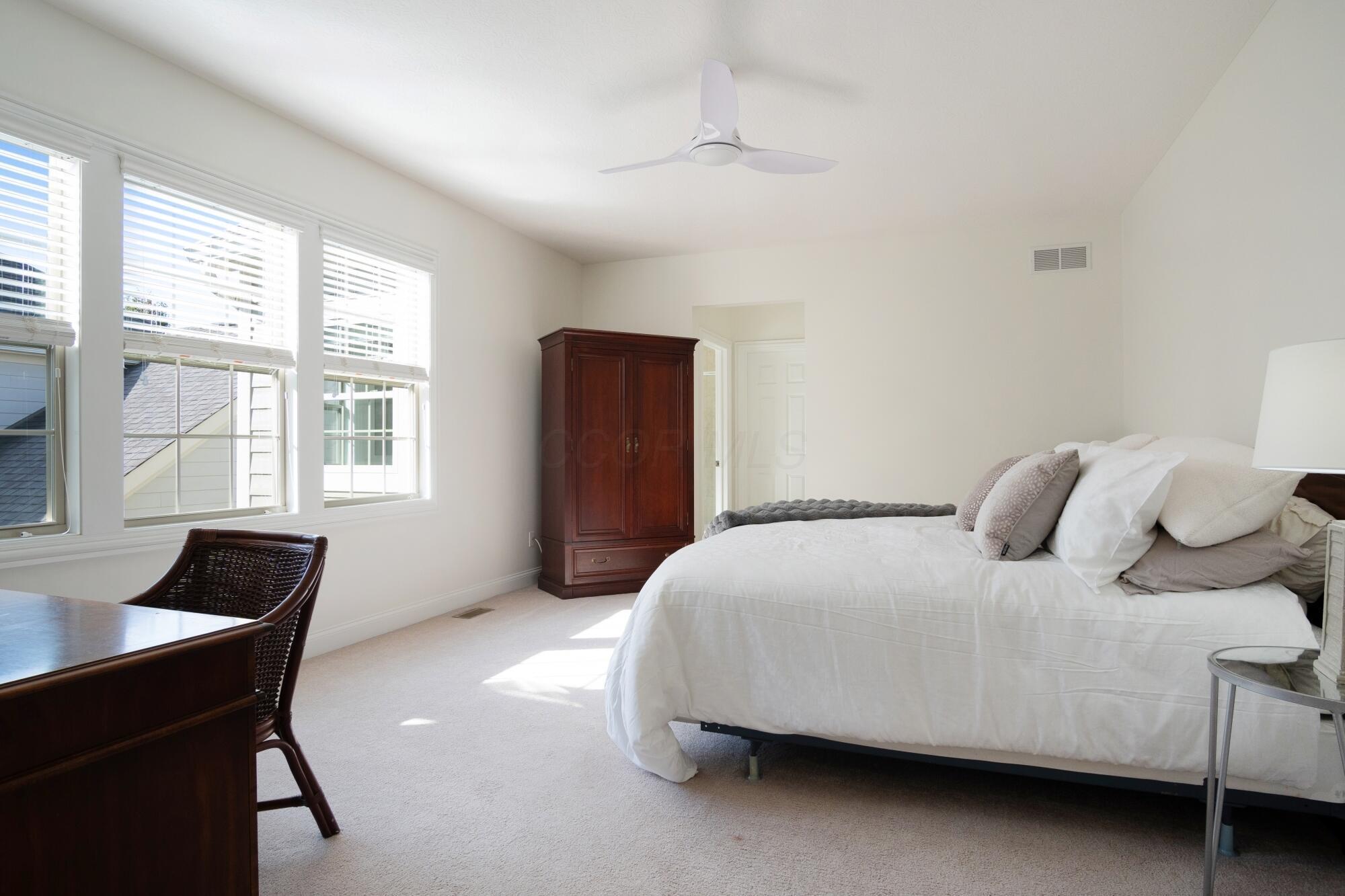 6701 Hobbs Landing Drive E, 16